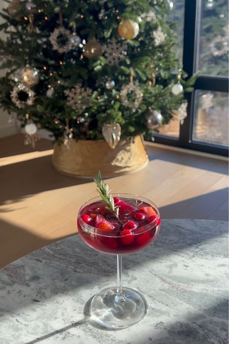 Holiday Pomegranate Mimosas Made With Pomegranate Ice Cubes! 

#LTKHoliday #LTKGiftGuide #LTKhome