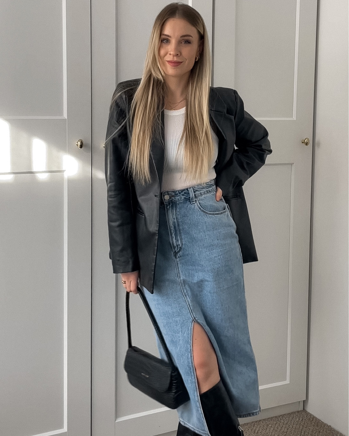 8/30 Days of Winter Outfit Ideas - denim maxi skirt, white crop, knee high boots and leather look blazer on tiktok https://www.tiktok.com/t/ZSLmfHvES/

#LTKstyletip #LTKaustralia #LTKSeasonal