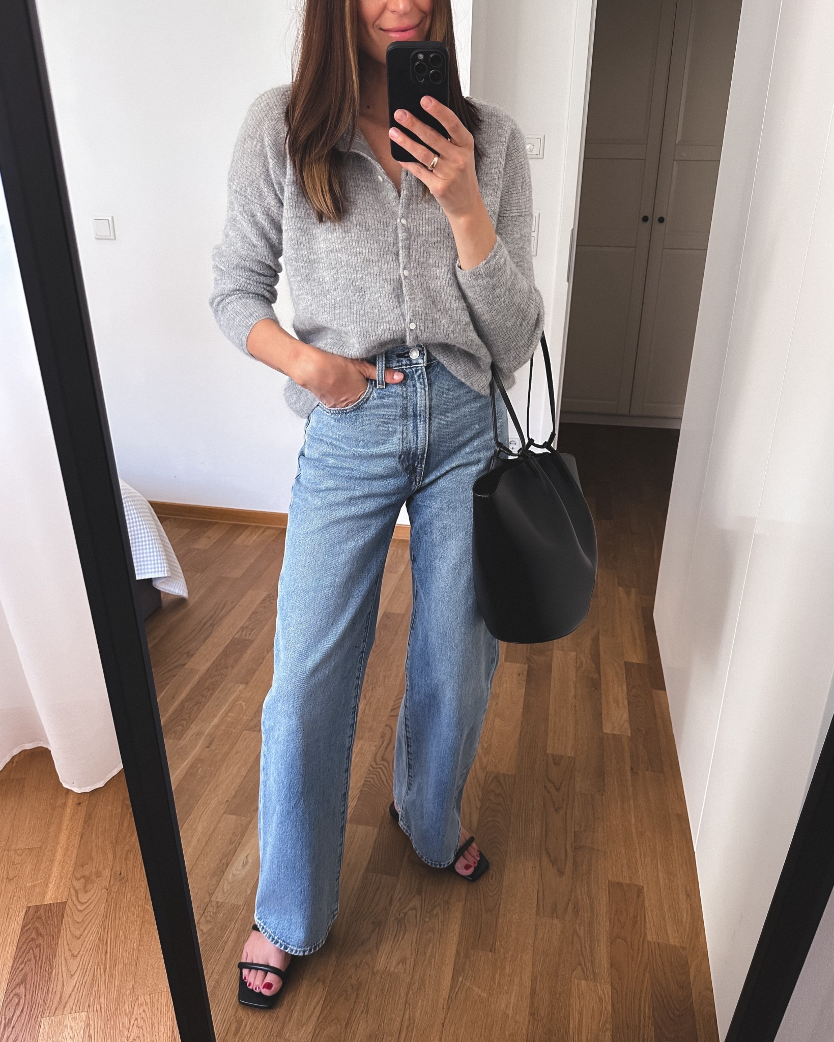 Fave wide leg jeans / high waisted, under $100
- wearing my usual size 27 (length 32)
- sweater - wearing M (oversized fit)

