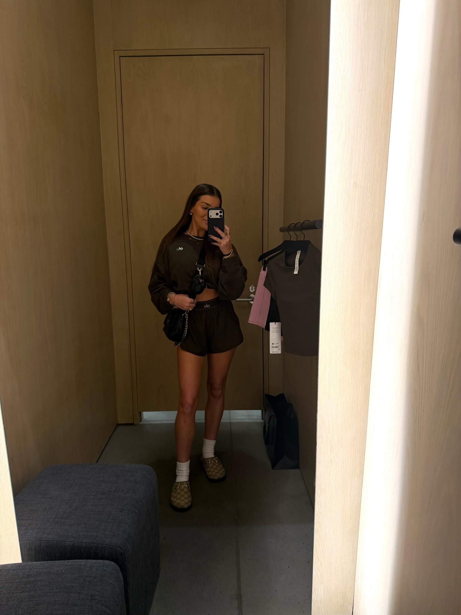 Alo espresso brown fit + Gucci slides 👌🏽

#LTKActive #LTKdayinmylife #LTKootd