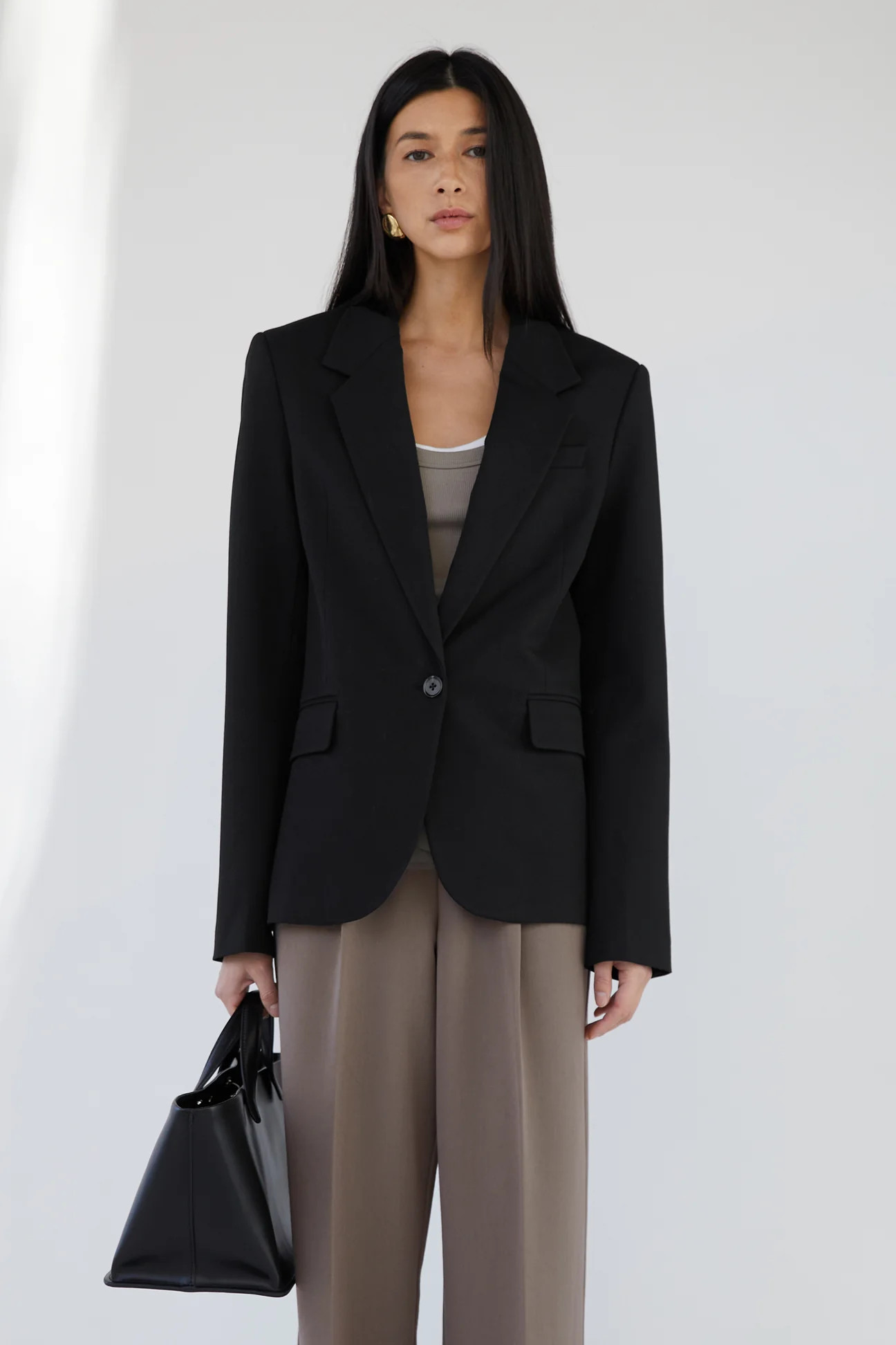 CLASSIC FIT SUITING BLAZER | OAK + FORT