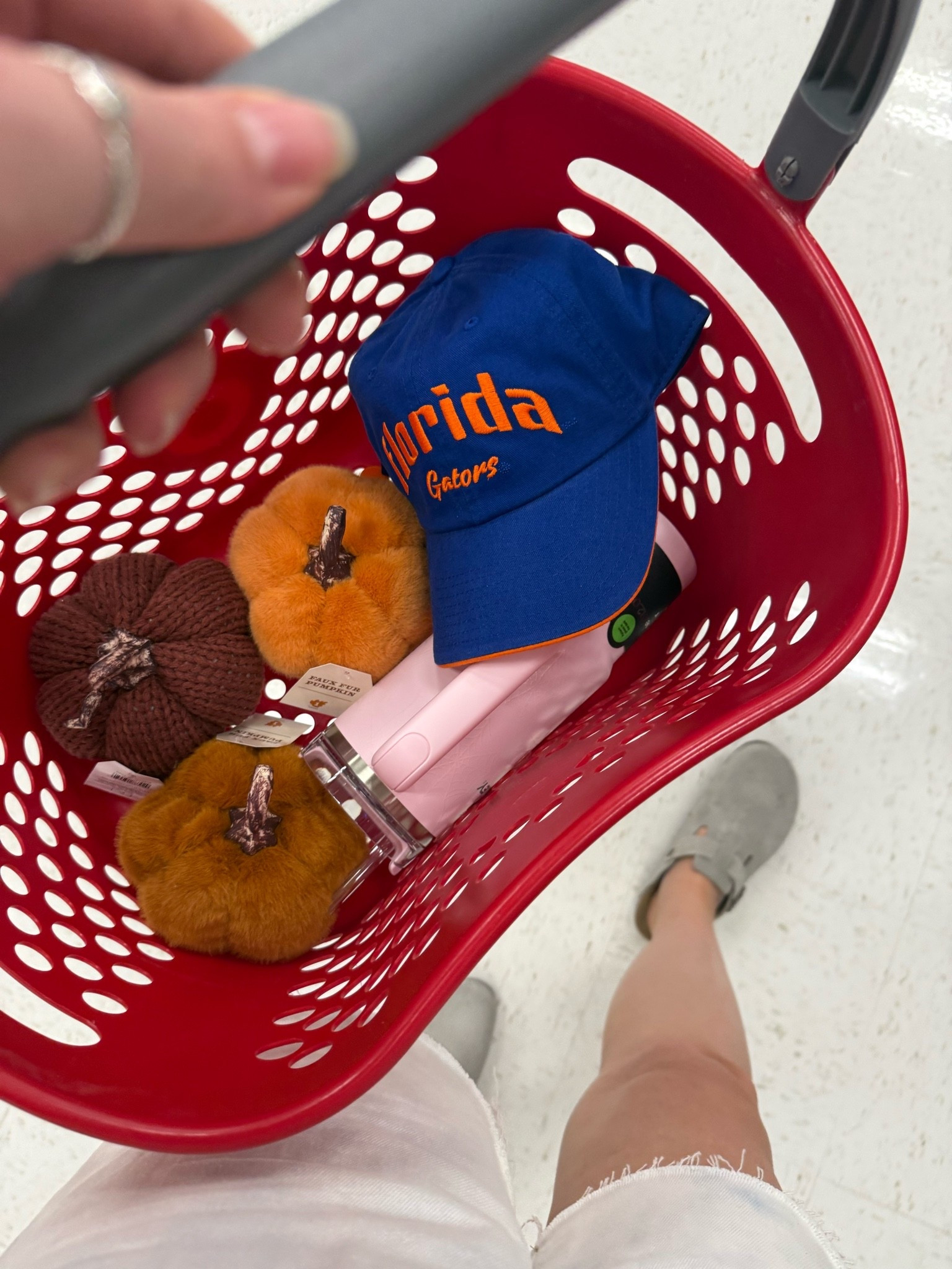 Quick lil target run🎯🧢🧡


Florida hat / Florida gators hat / Stanley tumbler / Halloween Stanley tumbler / faux fur pumpkins / target run / target finds

#LTKdayinmylife #LTKSeasonal #LTKHome