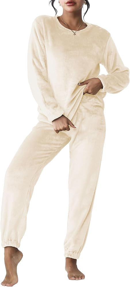 Ekouaer 2023 Women Fleece Pajama Sets Long Sleeve Tops and Pants PJ Sets Joggers Plush Loungewear... | Amazon (US)