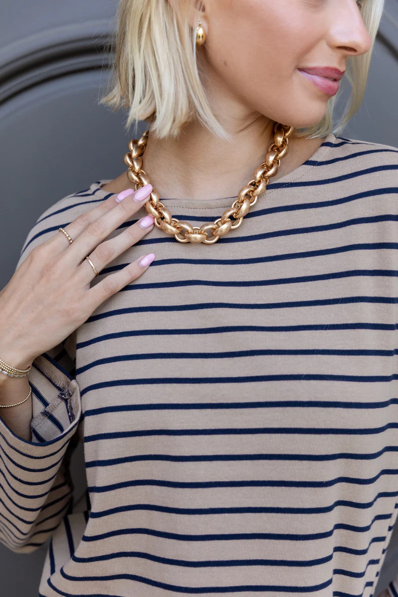 Addison Bulky Curved Chain Lightweight Link Necklace | Benaar La
