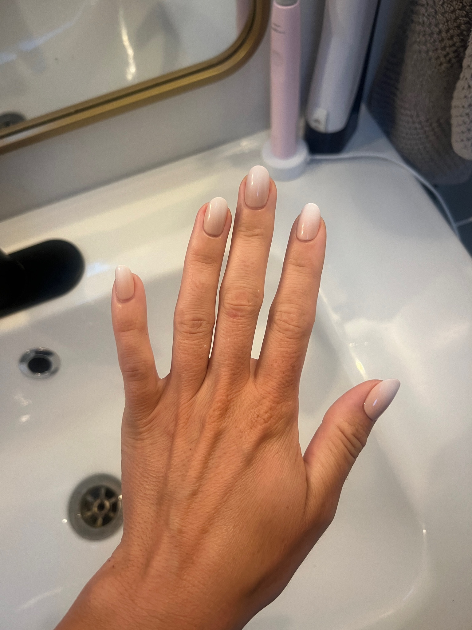 Wedding nails

Bridesmaid nails, press on nails, glamnetic 

#LTKBeauty #LTKFindsUnder50