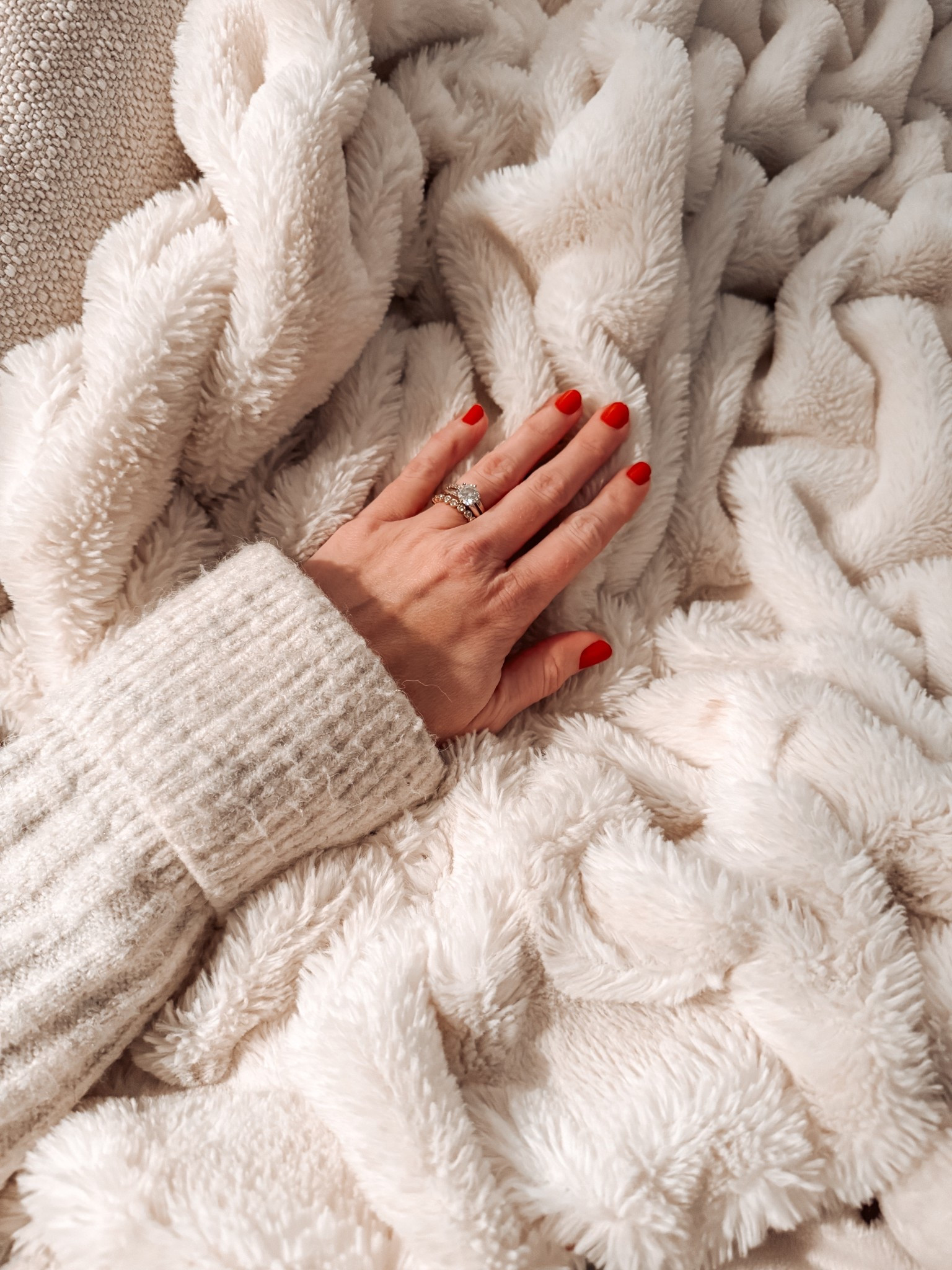My absolute favorite cozy blanket 

#LTKdayinmylife #LTKmomlife #LTKselfcare