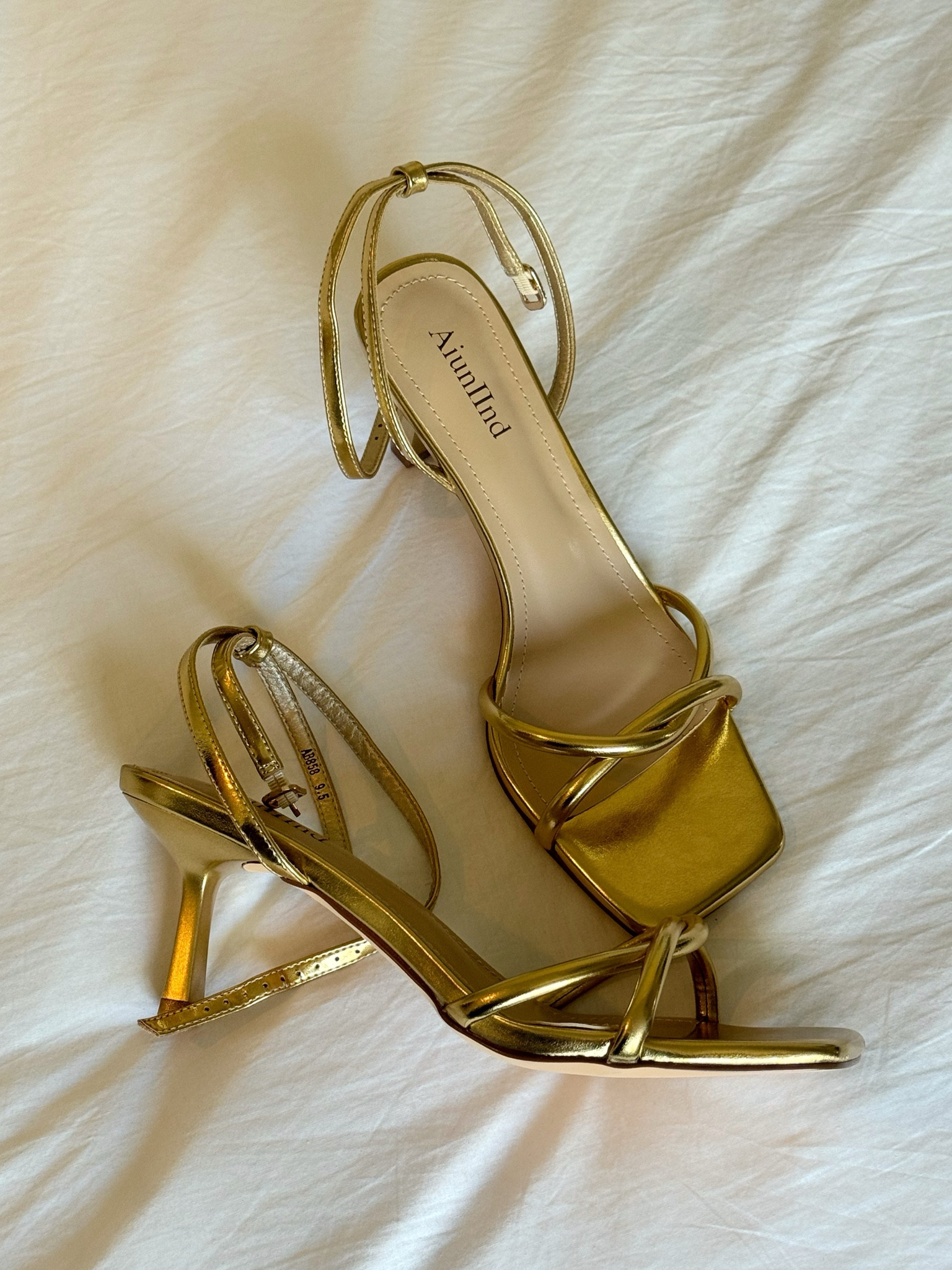 Most comfortable gold kitten heels for spring 👡👡

#LTKSeasonal #LTKShoeCrush #LTKFestival