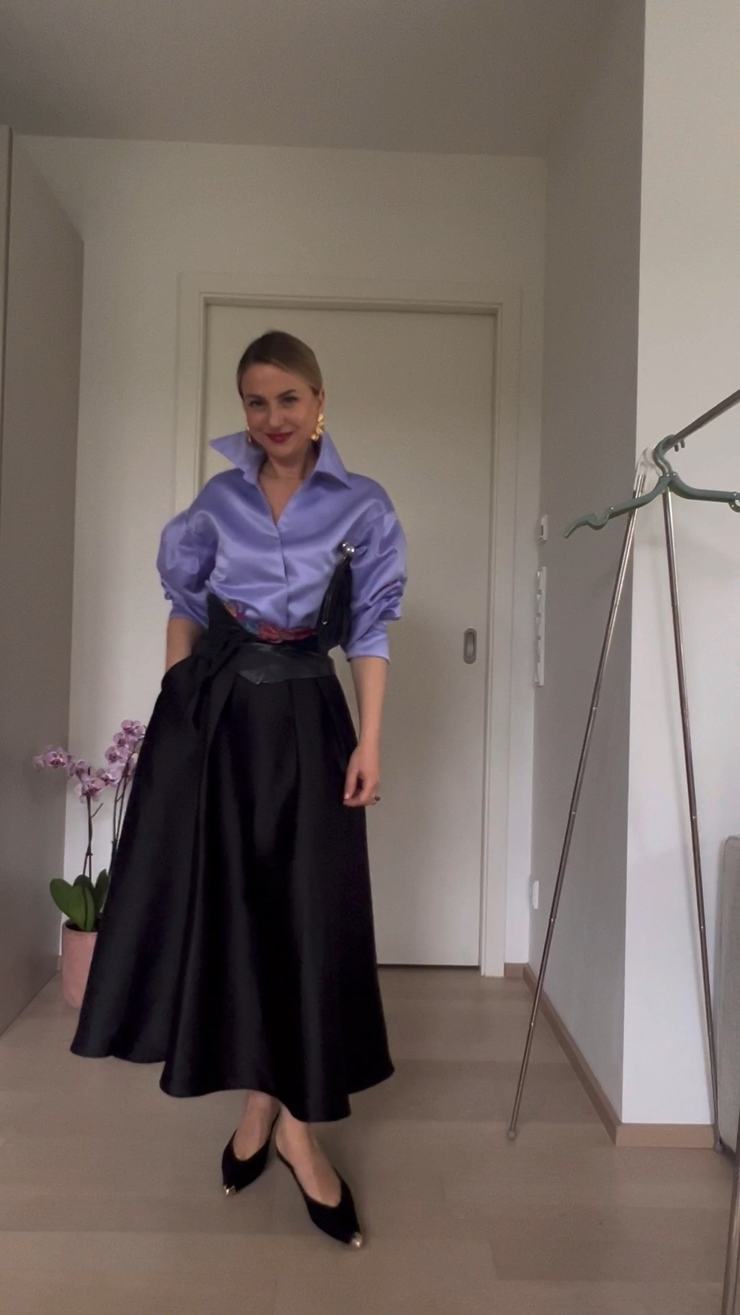 Maxi skirt and blouse/Elegant outfit/Over 40 style/ Purple blouse styling #longskirt #voluminiusskirt

#LTKstyletip #LTKover40 #LTKeurope