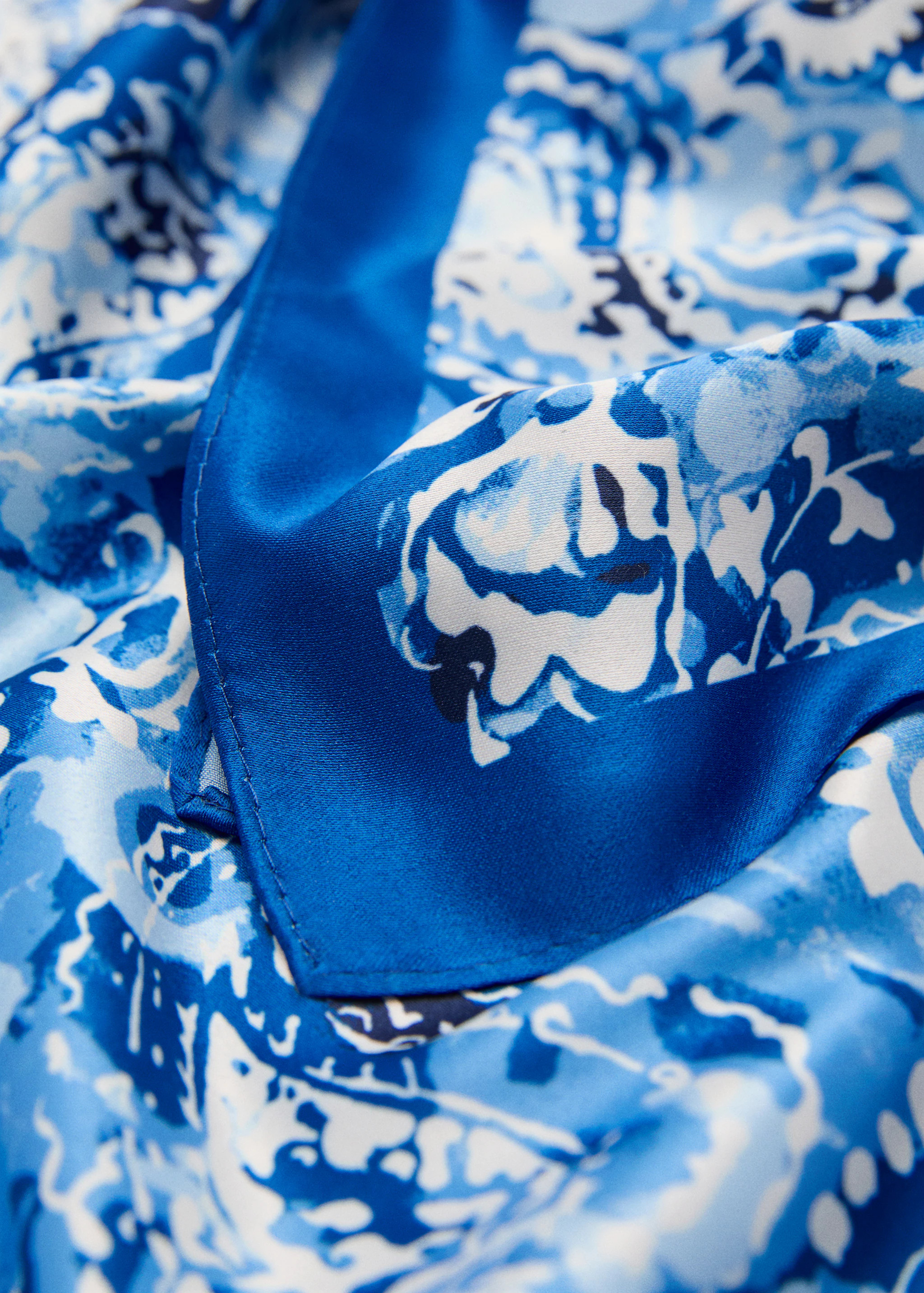 Paisley print scarf - Woman | MANGO USA | MANGO (US)