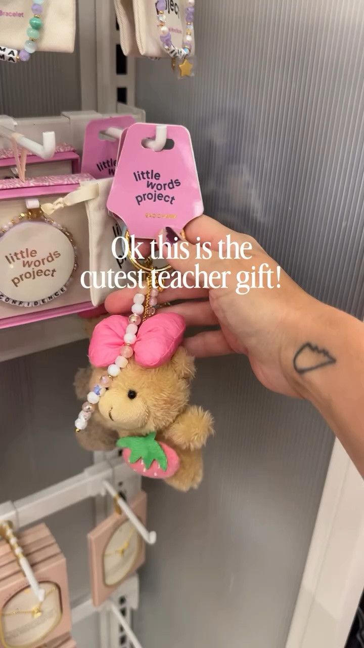 Found these adorable plush bear bag charms at Target today and there’s one that says #1 teacher! How cute! Follow + comment “SHOP” for a link! (make sure you’re following to receive it) ✨ & if you love Holiday finds and gift ideas, follow along for more! 

#Targetcreator #targetfinds  #targetstyle