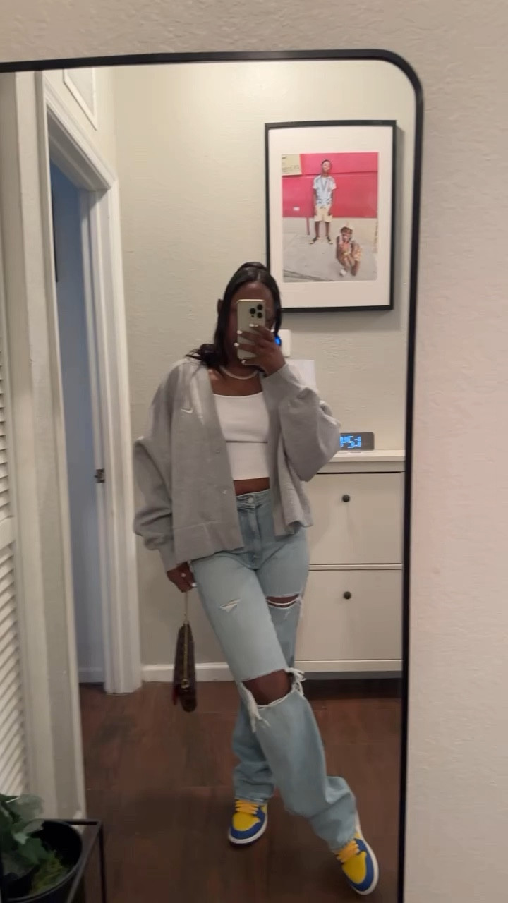 I love this cardigan from Nike! You can dress it up or down 

#LTKU #LTKHoliday #LTKStyleTip