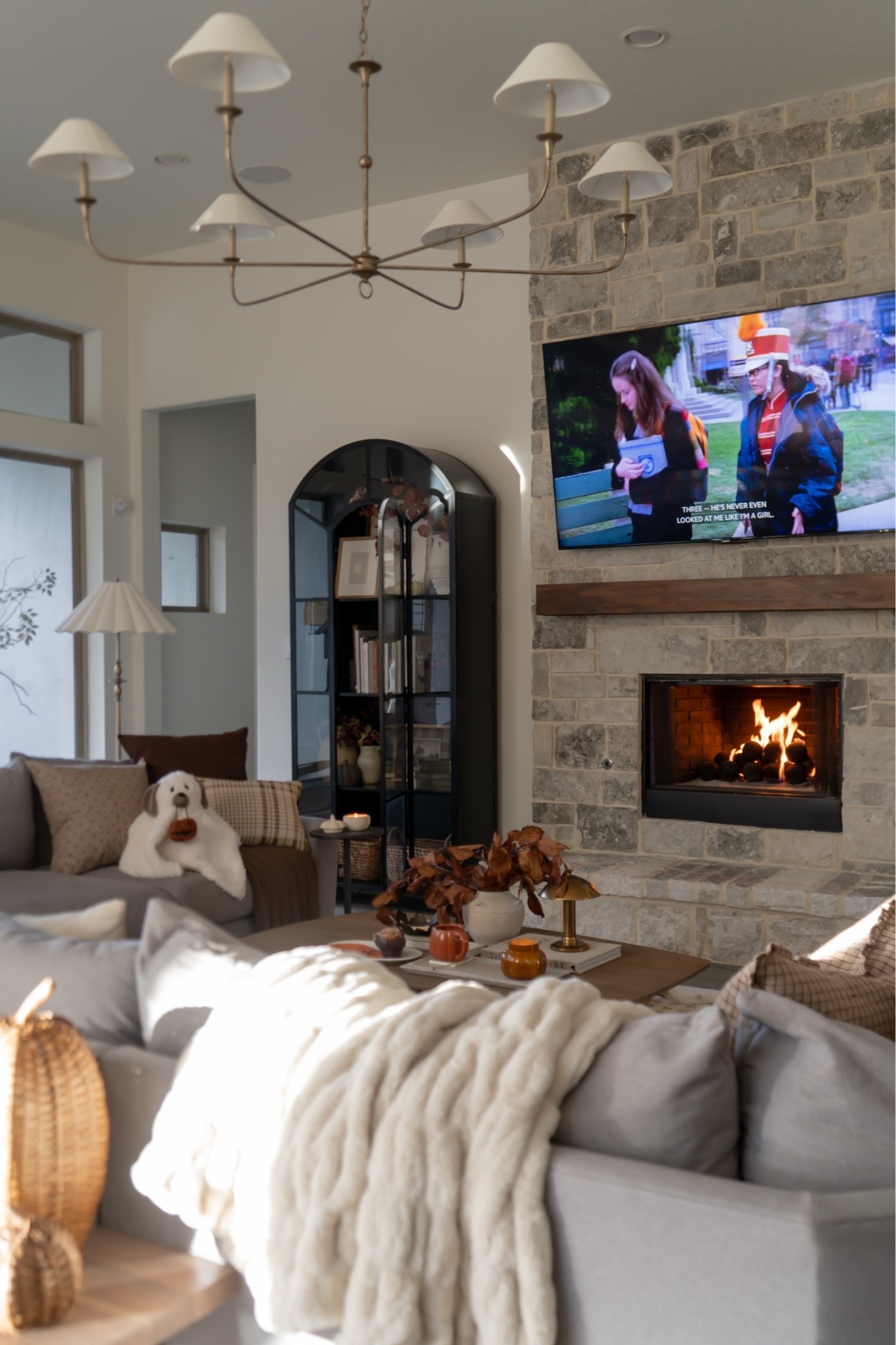 Living room dressed in all her fall attire 🤎🍂

#LTKSeasonal #LTKHome #LTKSaleAlert