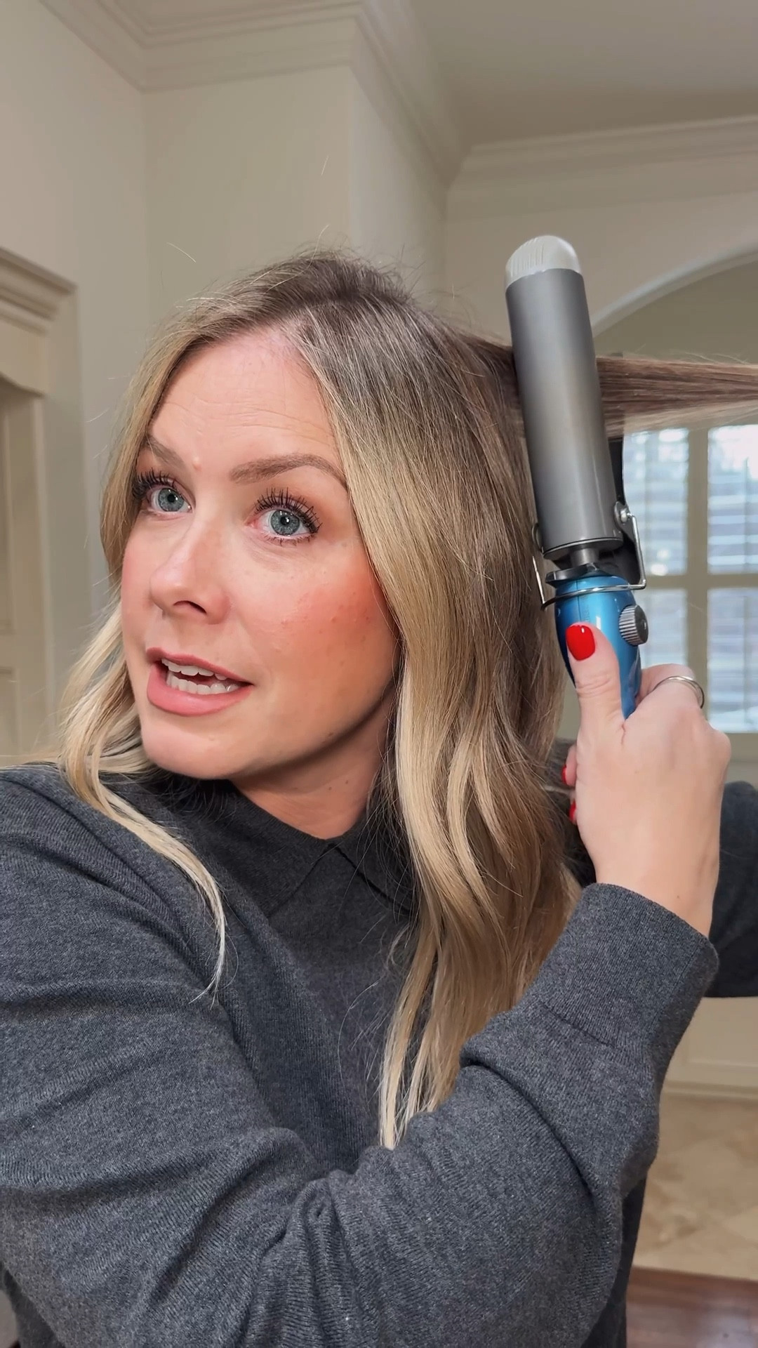 These are little tips to help your curls look beautiful & more modern (less curled, more of a soft wave = the modern look)! I’m using a 1.5 inch barrel at about 300° 🤌🏻
