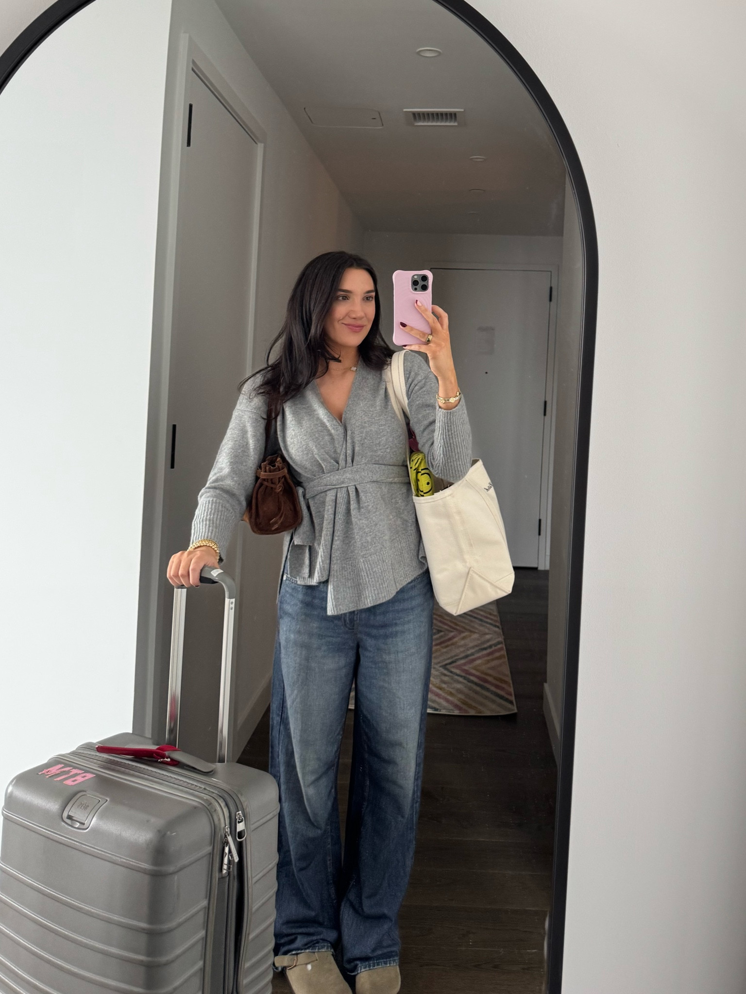 airport OOTD! my denim sweatpants are so cozy 