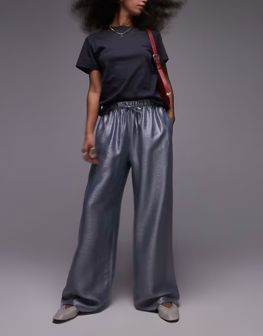 Topshop - Broek met rechte pijpen, textuur en trekkoord van satijn in zilver | ASOS (Global)