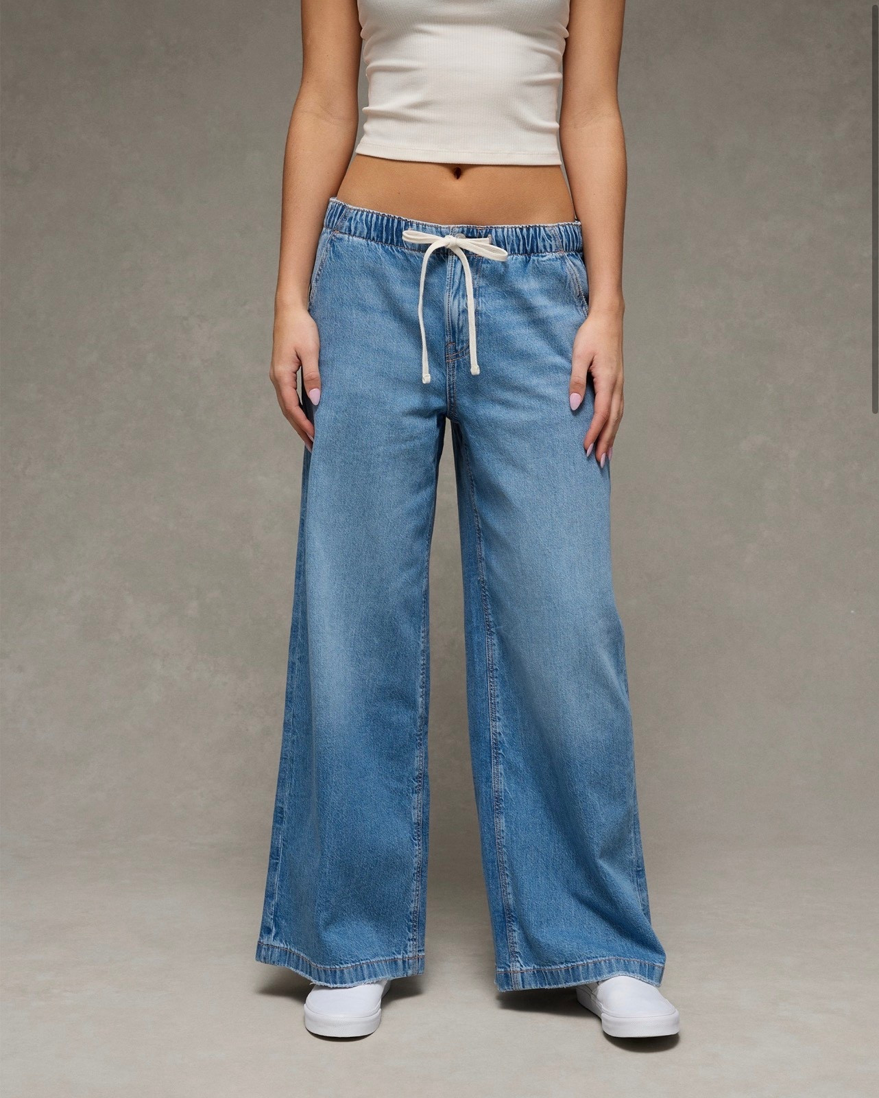 Drapey lightweight drawstring denim 

#LTKSeasonal #LTKFestival #LTKxAerie