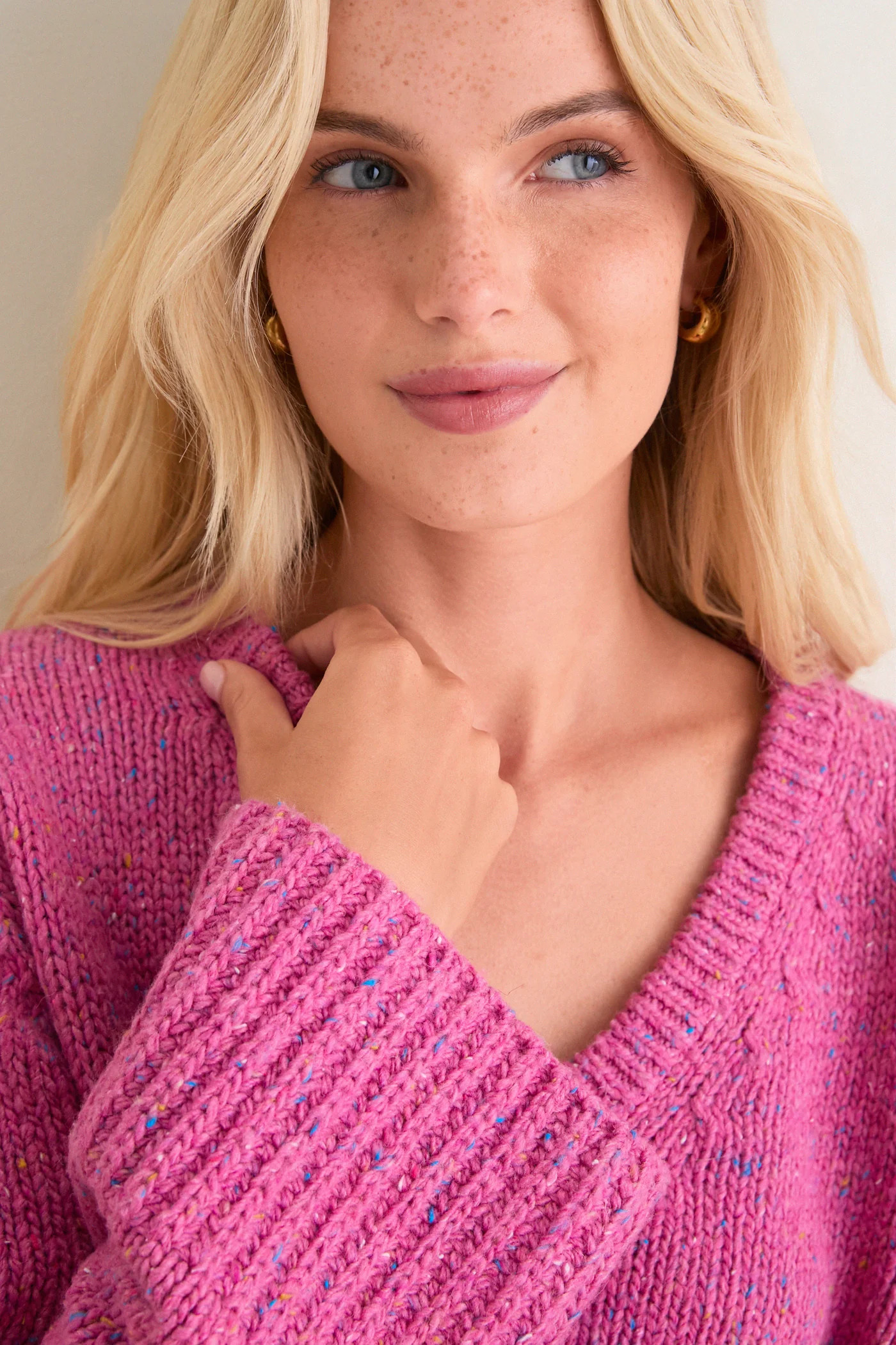 Marled Berry V-Neck Ashley Sweater | Tuckernuck (US)