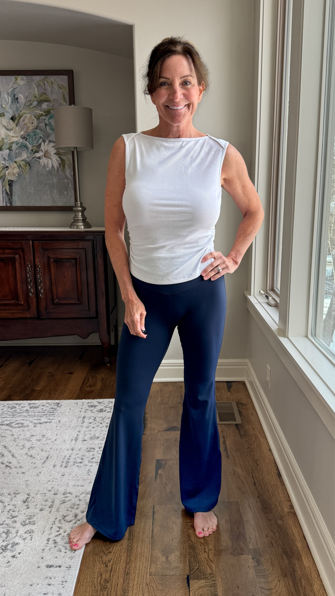 Finally — leggings that fit exactly how they should.

I’m wearing a size small and the fit is perfect: supportive waistband, smooth lines, and zero adjustments needed. Great for everyday wear, workouts, or dressing up with a longer top. 

Linked here 👇