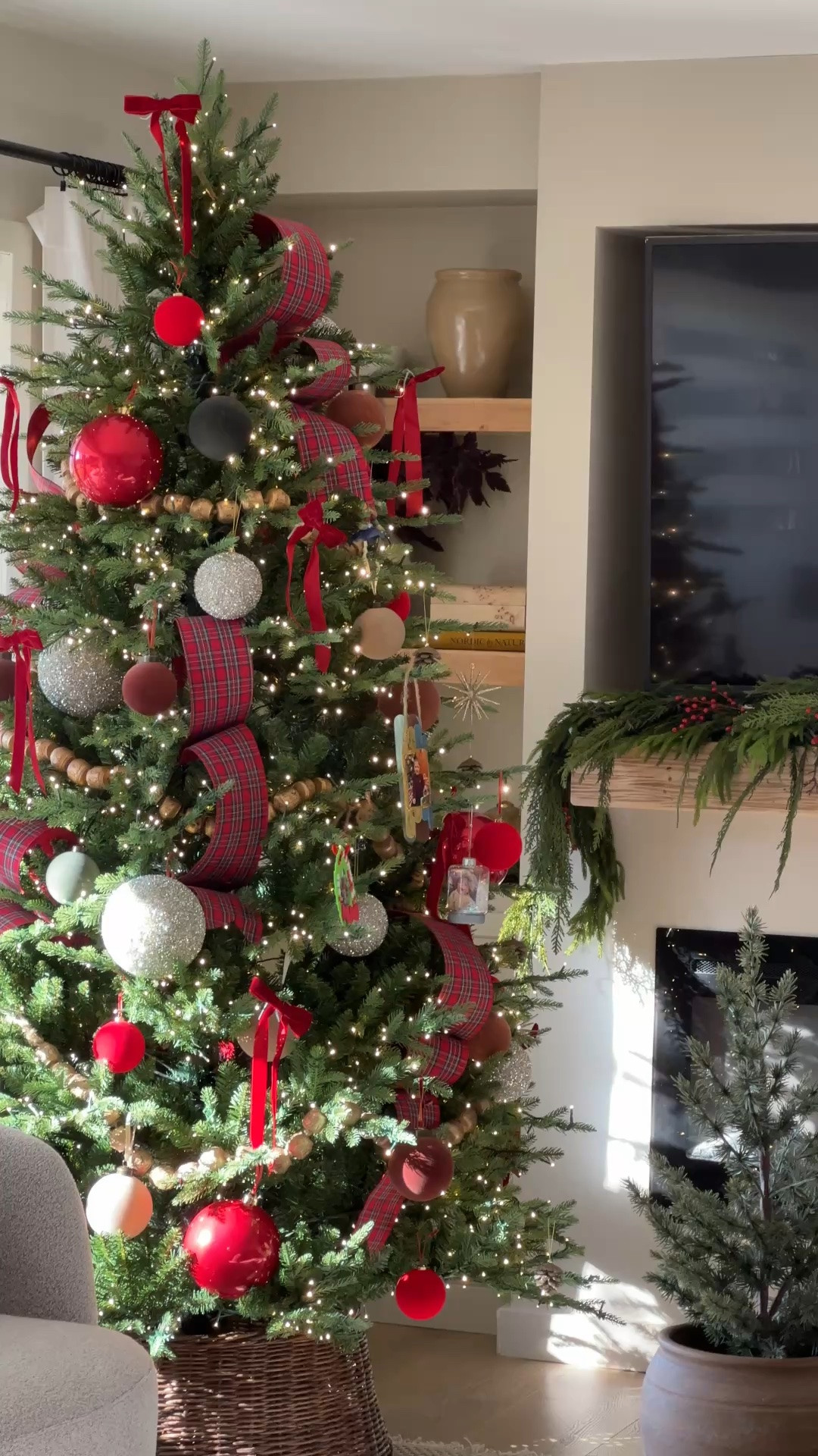 The best Christmas tree!! I have the 7.5 full, absolutely adore it! This will sell out early again this year I’m sure

#LTKSeasonal #LTKHome