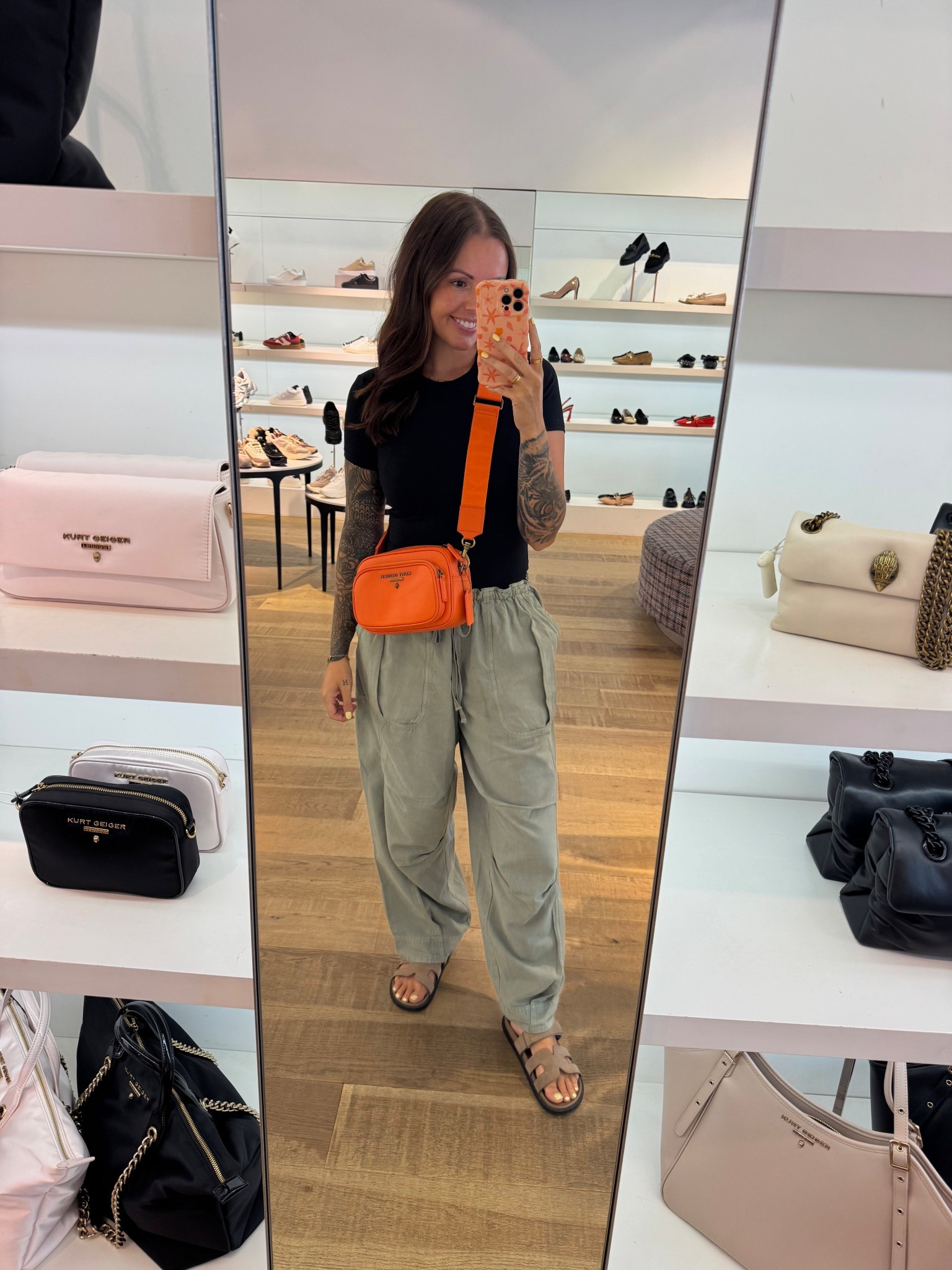 If you get the trousers size DOWN they are sooo oversized and extremely comfy! I have gone for a XS and i’m a size 10 bottom!

Also BAG OF DREAMS & currently £69.99! RRP: £219!!! I had it in McArthur Glen Outlet it’s sold out online 🧡
