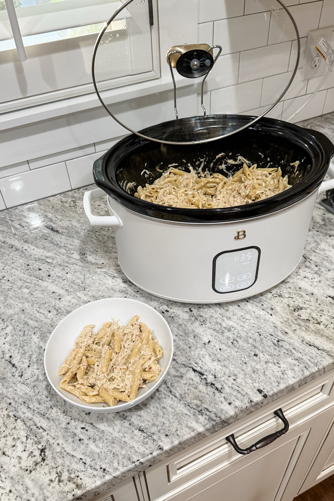 Craving a simple, flavorful dinner? Try this Crockpot Southwest Ranch Chicken Pasta that practically cooks itself!

Ingredients
• 3 chicken breasts
• Salt & pepper to taste
• 1 bottle Buffalo Wild Wings Southwest Ranch sauce
• 16 oz Heavy whipping cream (use the empty sauce bottle to measure)
• 1 block cream cheese
• A handful each of shredded cheddar and shredded Parmesan
• Pasta of your choice (cooked separately)

Instructions
1. Place chicken breasts in your crockpot and season with salt & pepper.
2. Pour an entire bottle of Southwest Ranch sauce over the chicken.
3. Refill the empty sauce bottle with heavy whipping cream, shake well, and pour it in.
4. Top with a block of cream cheese, plus a handful of shredded cheddar and Parmesan.
5. Cook on HIGH for 4 hours.
6. Shred the chicken, then stir in cooked pasta.
7. Add extra Parmesan on top if you like!

That’s it! A creamy, zesty dish packed with ranch flavor—perfect for busy weeknights.
Optional: Throw in some broccoli for extra veggies.

#CrockpotMeals #SouthwestRanch #EasyDinnerIdeas #WeeknightDinners #ComfortFood #ChickenPasta #SlowCookerRecipes #FamilyFavorite #MealPrep #PastaNight #CreamyGoodness #OnePotMeals #FoodieFinds #Dinnertime #BusyMomLife