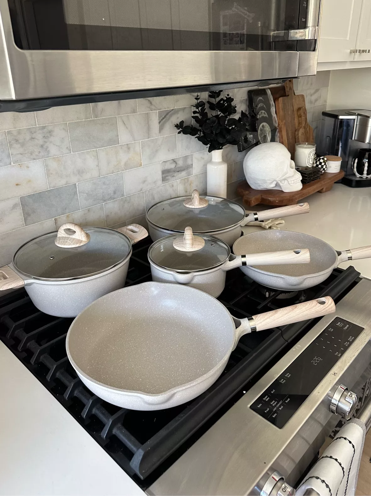 Carote Nonstick Pots and Pans Set, 10 Pcs Granite Stone Kitchen Cookware  Sets (Black) 