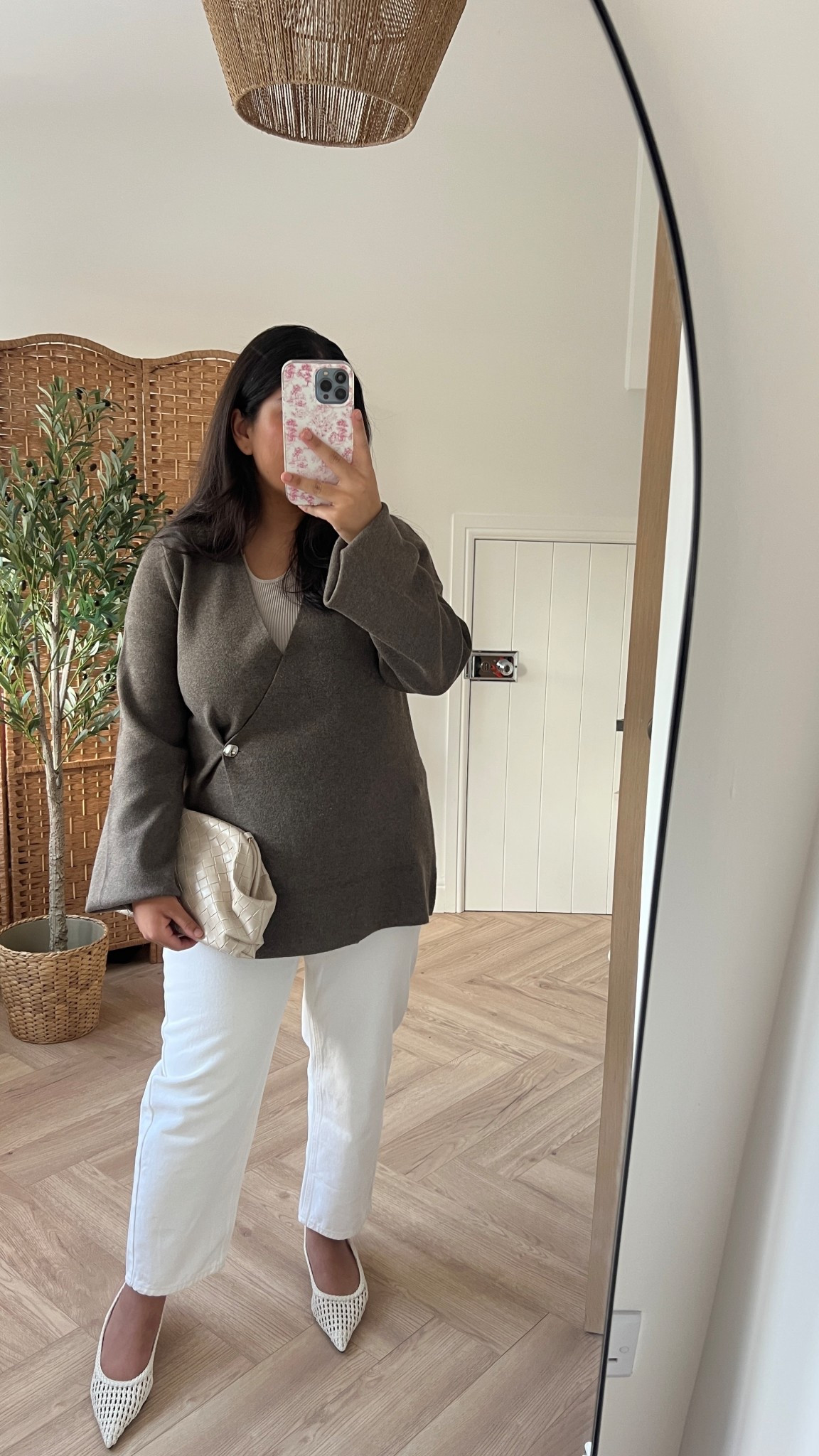 Love this cardigan with the clinch detail and the jeans are the perfect white jeans in petite

l in cardigan