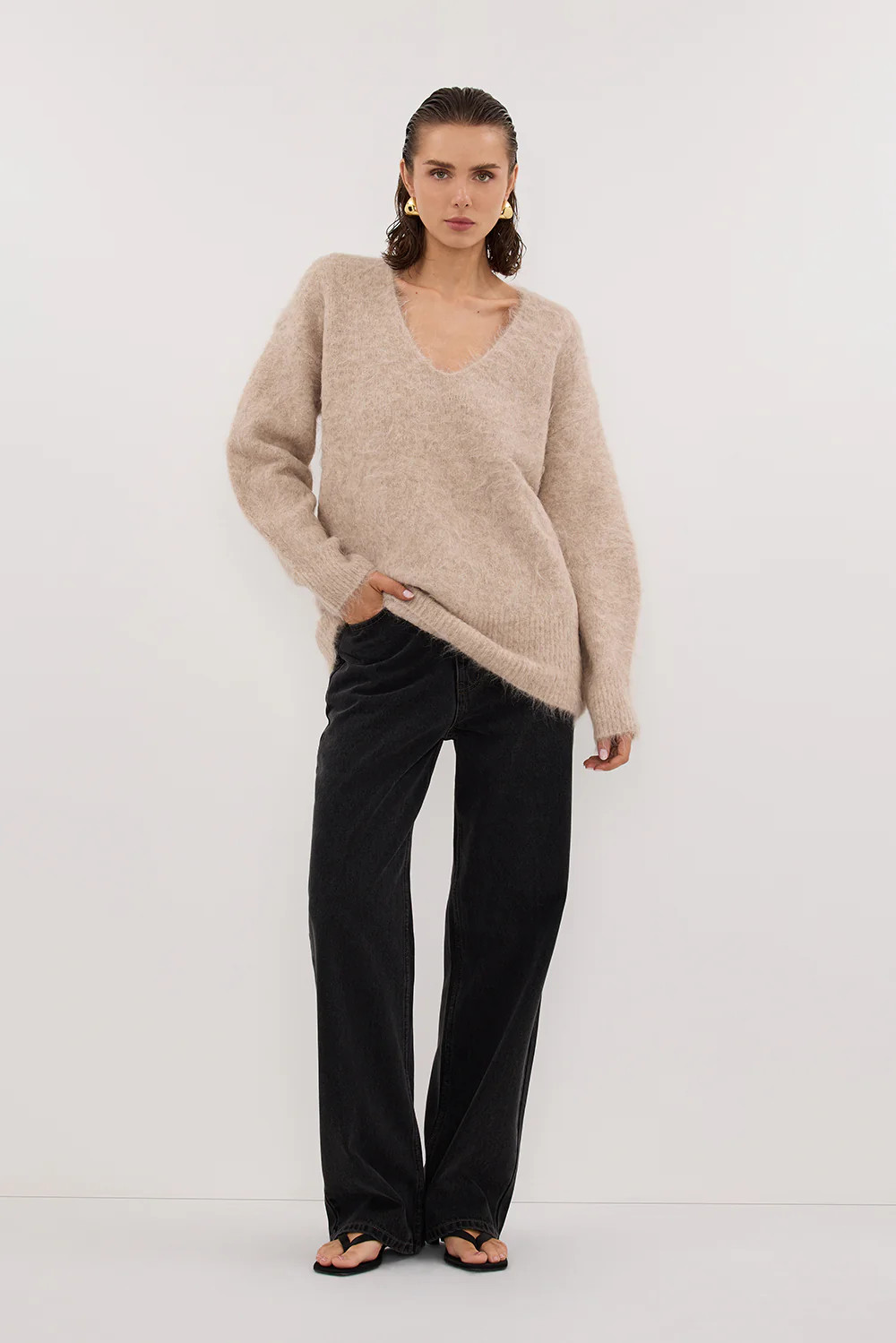 SALMA OAT V NECK JUMPER | DISSH