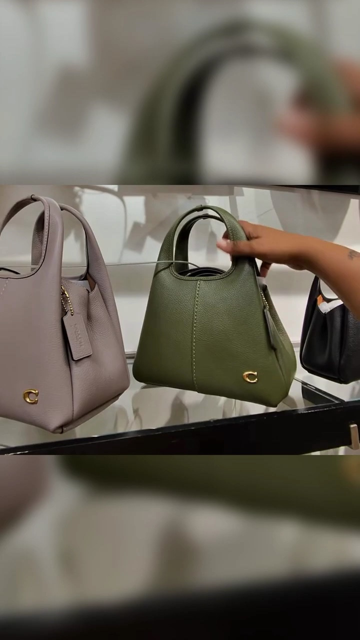 Chic Everyday Bags

These top handle bags are so chic and easy to carry. They add a polished touch to any outfit and are perfect for everyday style.
#tophandlebag #everydaystyle #handbagtrends #purseaddic