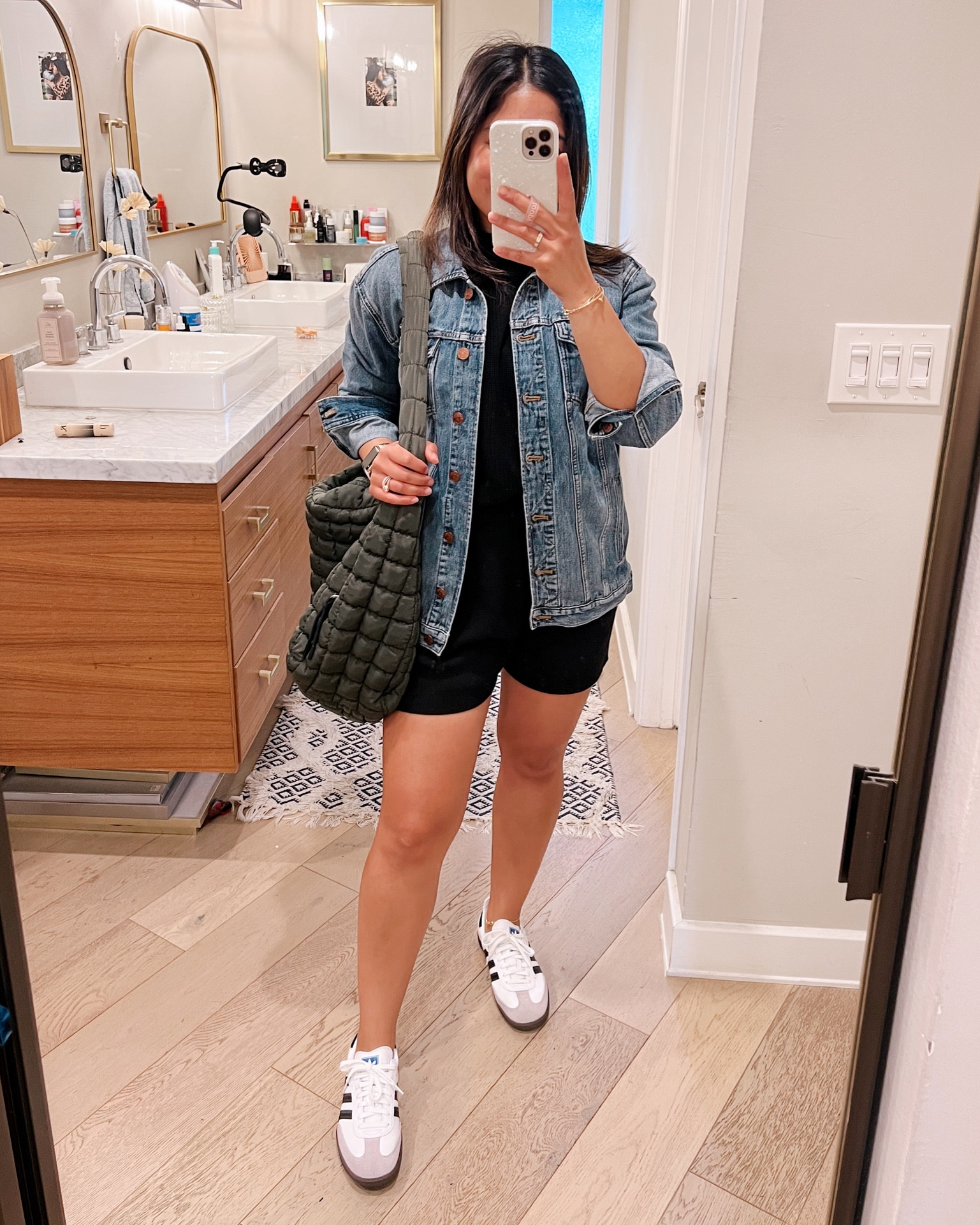 Casual mom outfit! Perfect for school drop-off, pre/fall outfit


#LTKSeasonal #LTKstyletip #LTKunder100