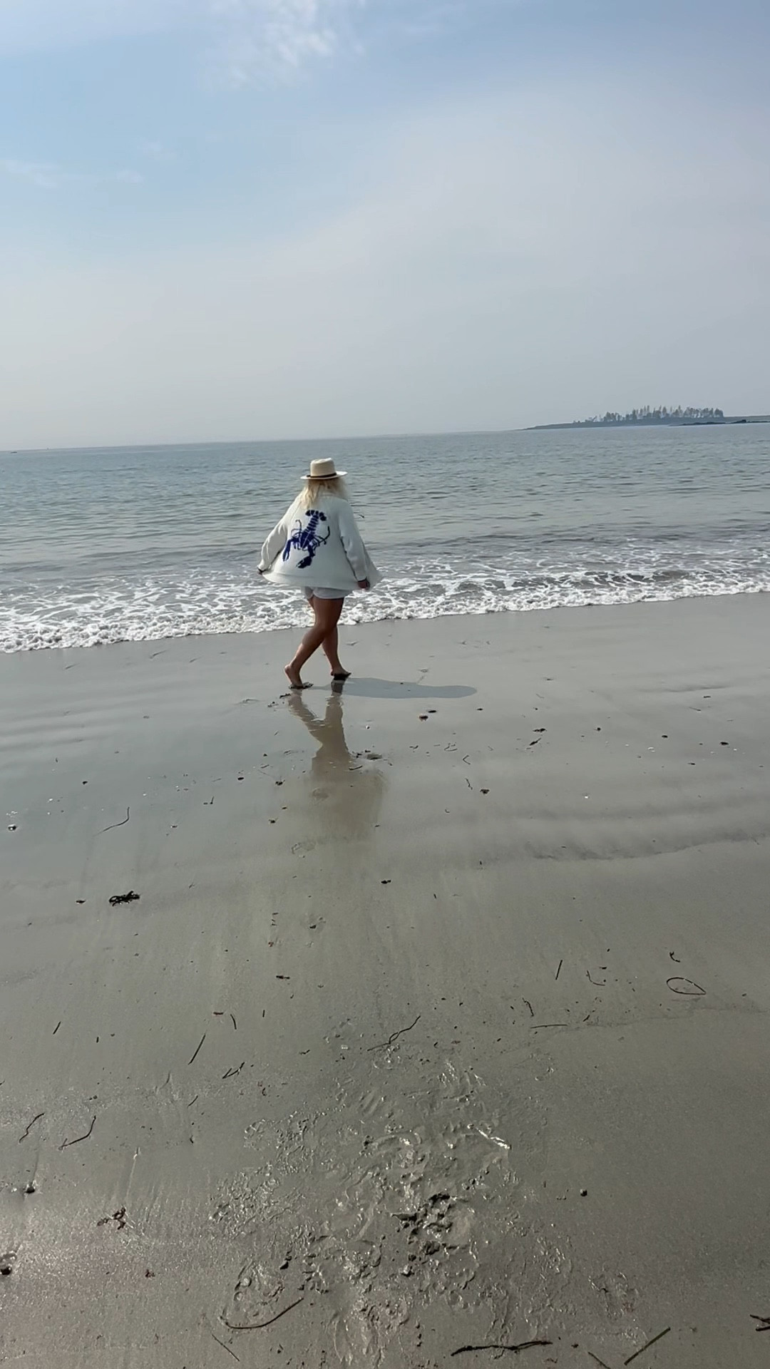 This is incredibly accurate as we are in for a real weather treat of all of Mother Nature’s moods this weekend🫠

I am trying to tell myself it is worth it because Maine Summers are glorious..

But is it? Is it really?💁🏼‍♀️

#onlyinnewengland #maineweather #mainesummers #summersinmaine #socloseyetsofar #themoodsofnothernature 

#LTKActive #LTKWatchNow #LTKSeasonal