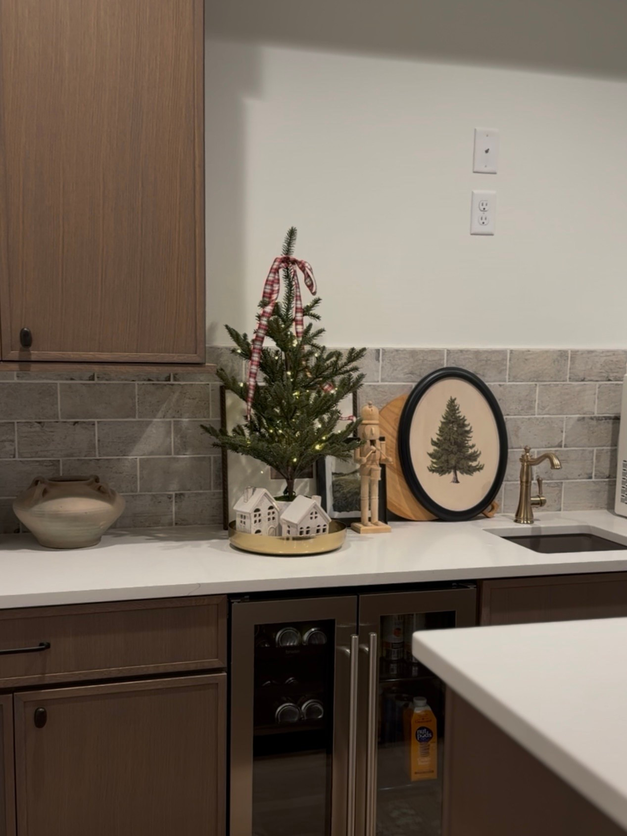 Christmas in our basement kitchen 🌲✨

#LTKHoliday #LTKHome #LTKFindsUnder50