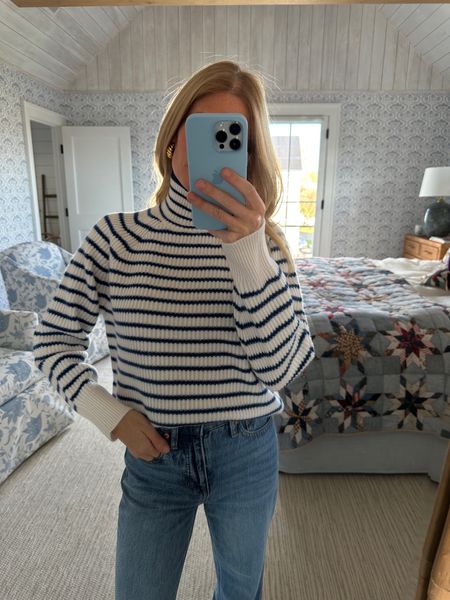 The perfect stripe sweater - wearing size xs - TTS 