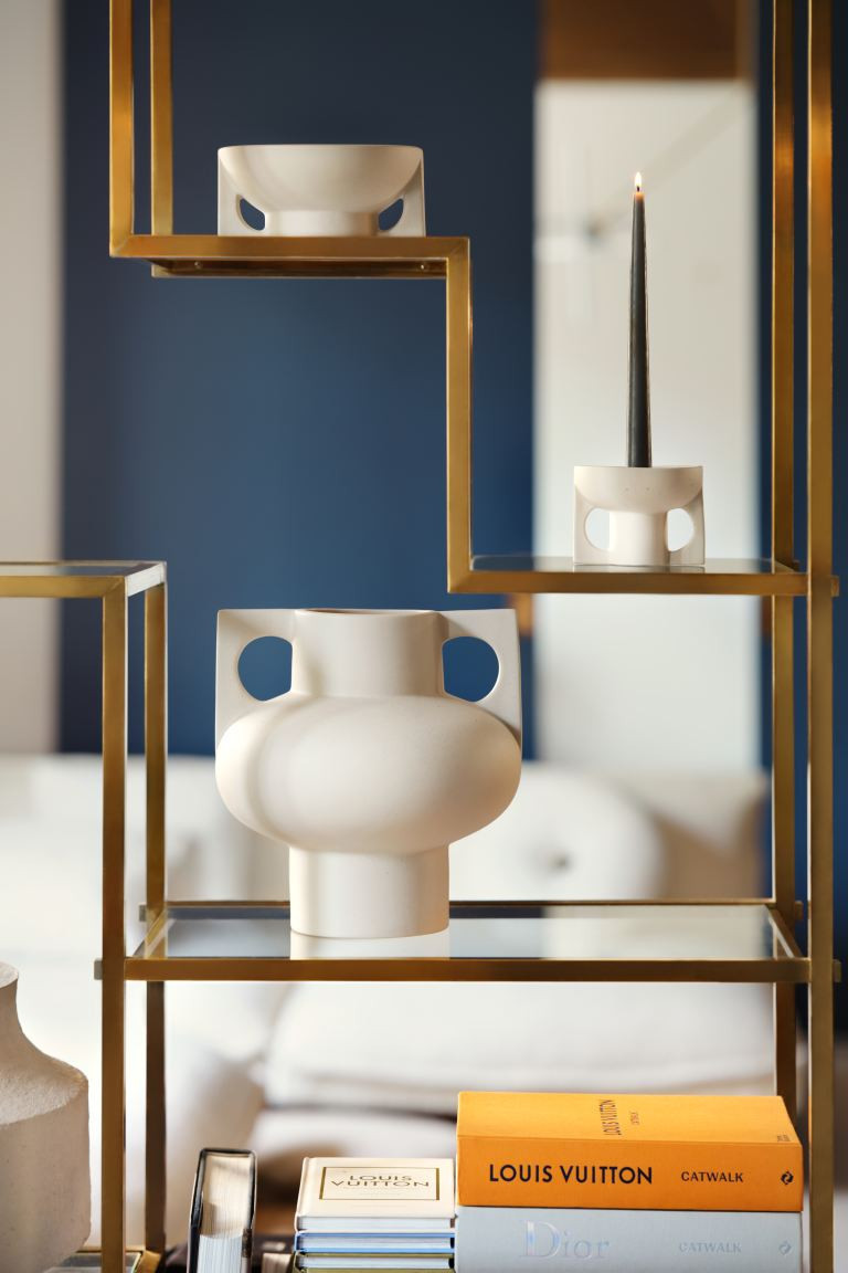 Large stoneware vase | H&M (UK, MY, IN, SG, PH, TW, HK)