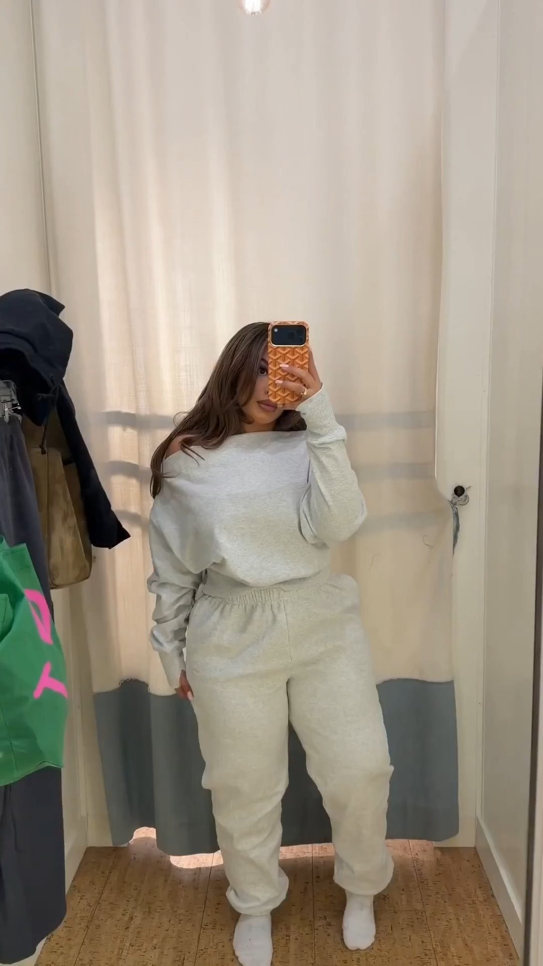 I just discovered Garage clothing and I’m now obsessed! I’m wearing a size large in everything shown. 

Cozy set, lounge set, matching sweats, joggers outfit, winter OOTD, casual winter style, curvy petite, midsize fashion 


#LTKMidsize #LTKPetite #LTKootd