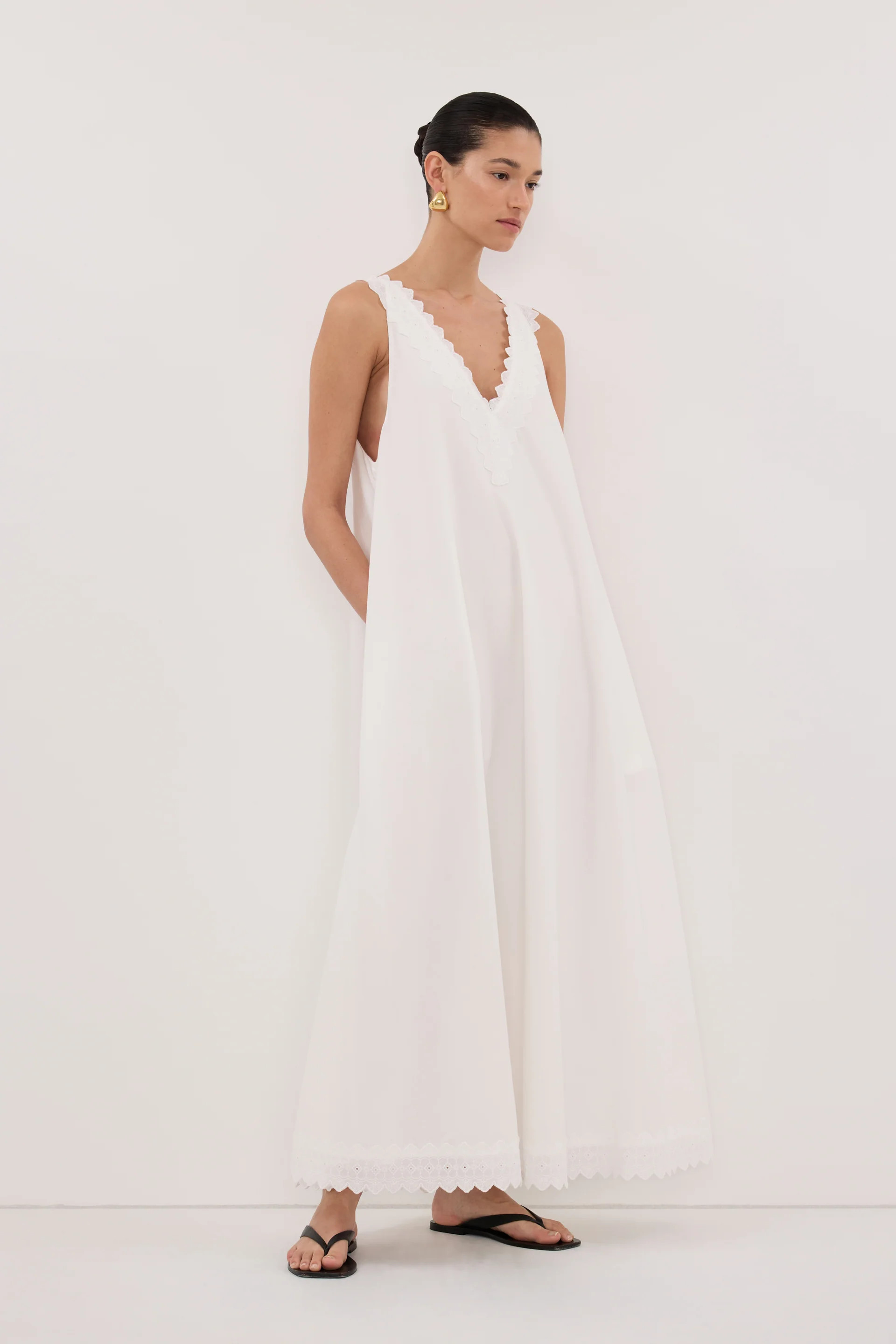 ANNABEL WHITE V NECK MIDI DRESS | DISSH