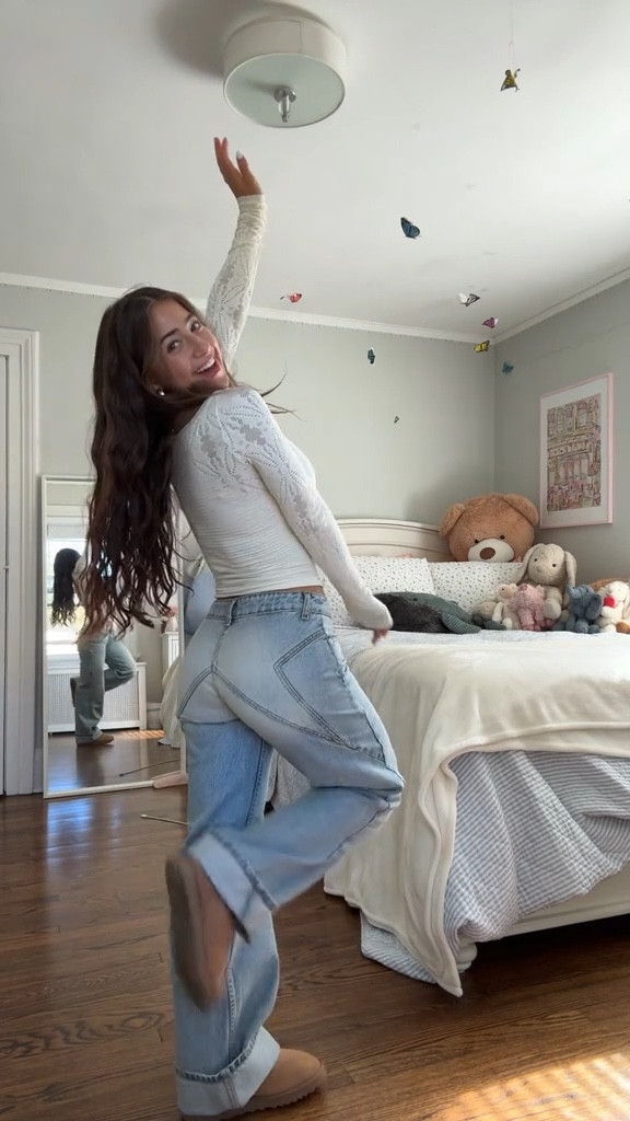 draft because i loved this outfit⭐️⭐️
top: xs 
jeans: 24

#LTKVideo #LTKStyleTip