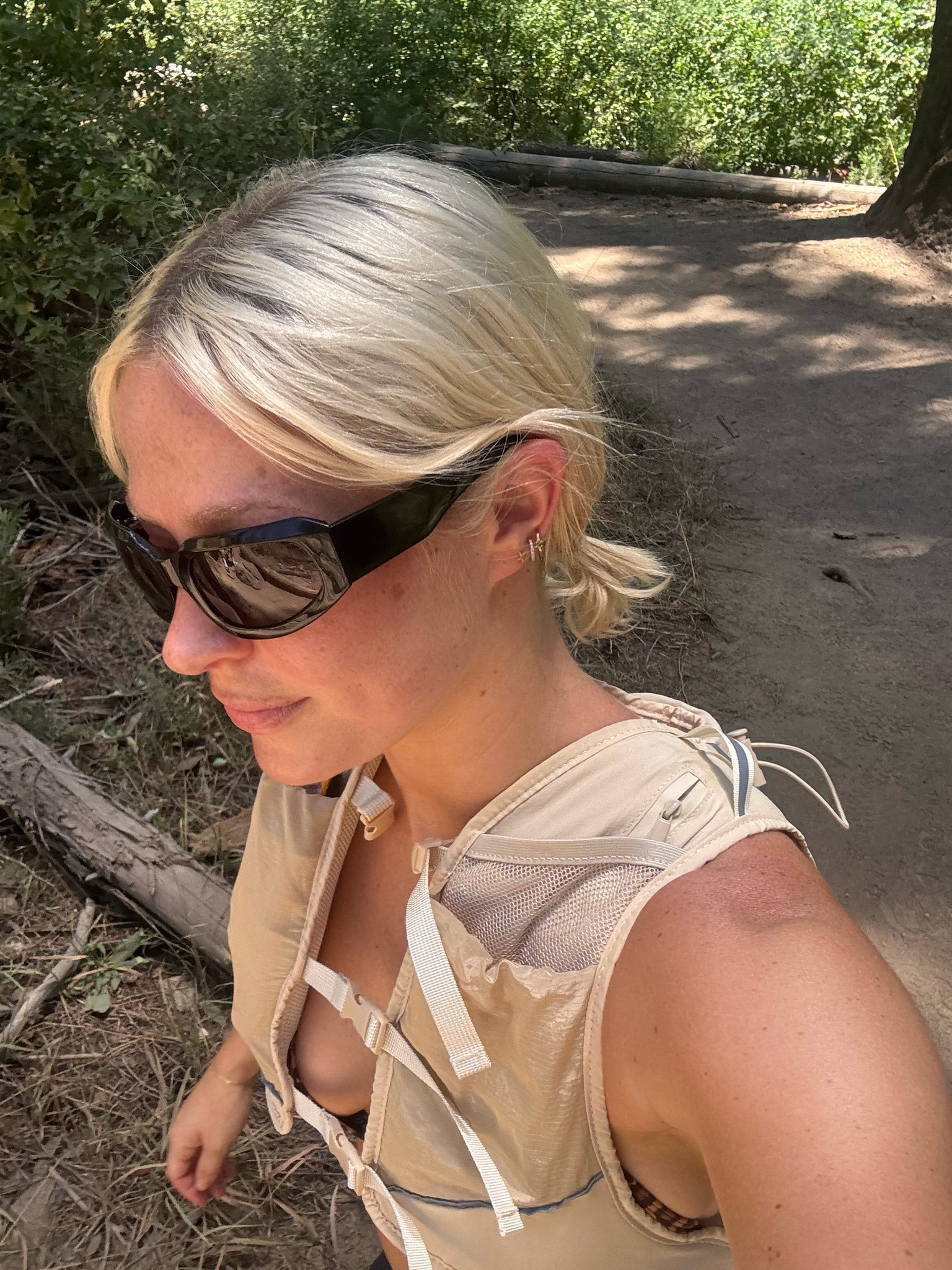 perf hike vest to hold lipgloss, water bottle & phone ✨🥾

#LTKfitnessgoals #LTKdayinmylife #LTKootd