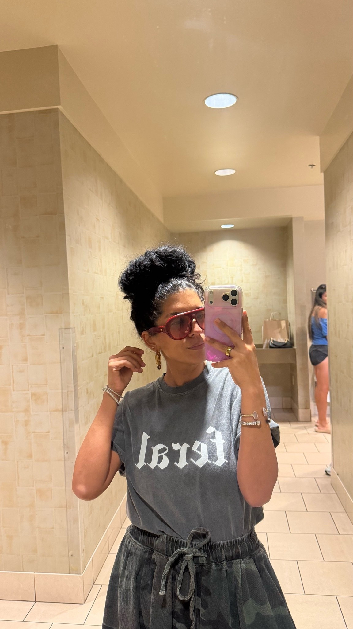 running on vacation mode, oversized tees, and zero plans 🖤✨ the comfy-cute outfits always end up being my favorites

#casualstyle #vacationoutfit #comfystyle #everydaylook #travelstyle #outfitideas #streetstyle #effortlessstyle #ootd #casualfashion

#LTKdayinmylife #LTKootd #LTKstorytime