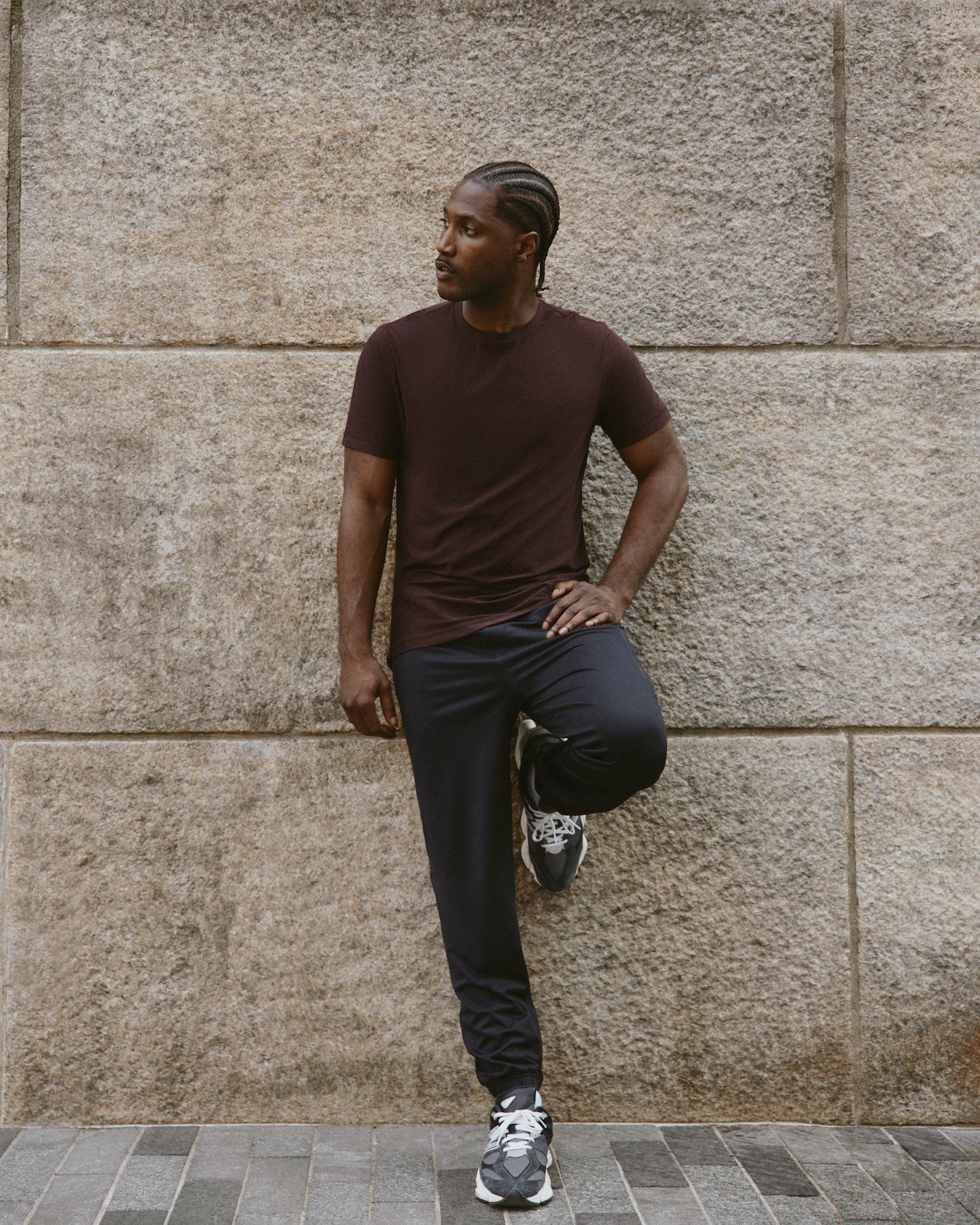 Strato Tech Tee | Men's Raisin Heather Performance Shirt | Vuori | Vuori Clothing (US & Canada)
