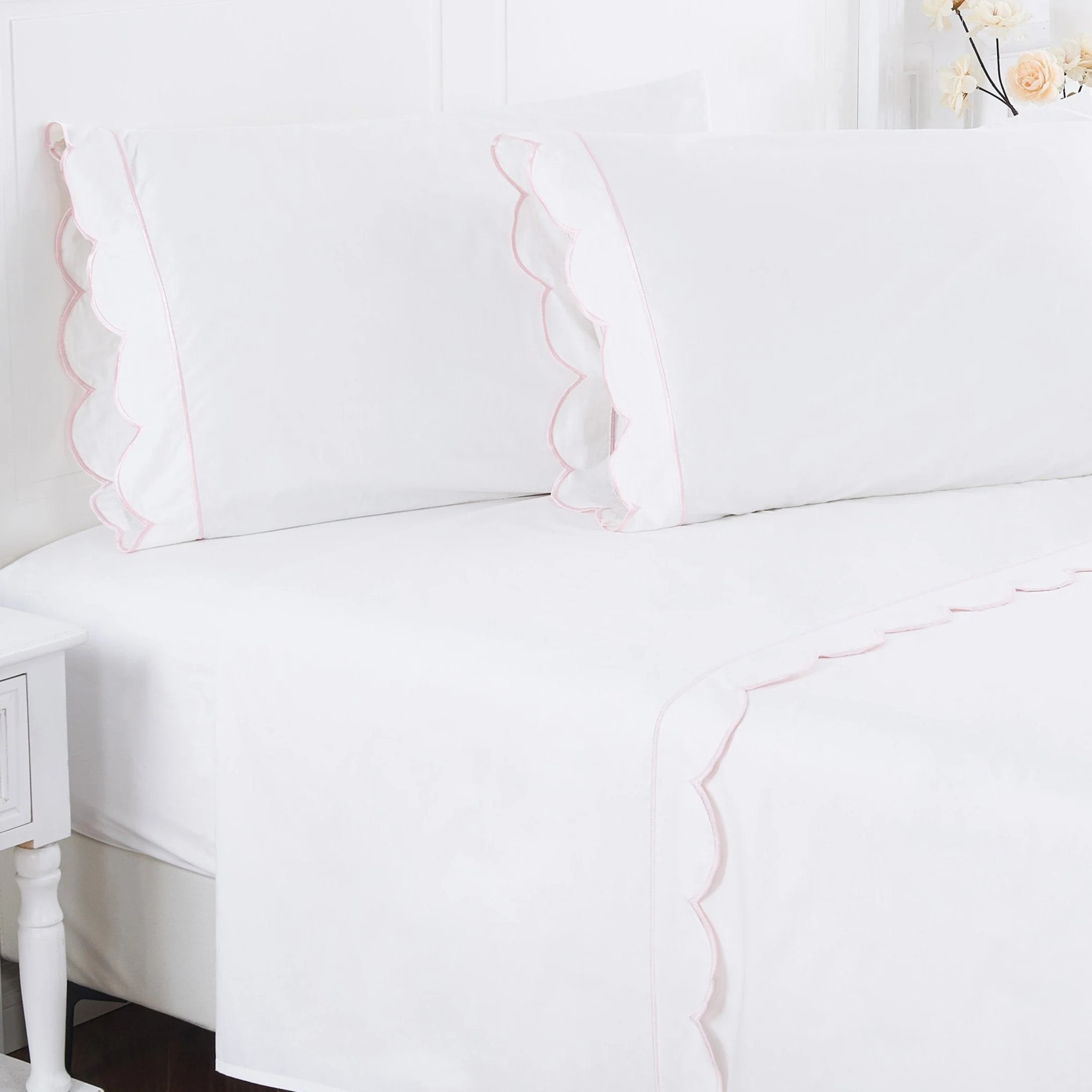Scallop Frame Embroidered Cotton Percale Sheet Set | Gorgeous Living