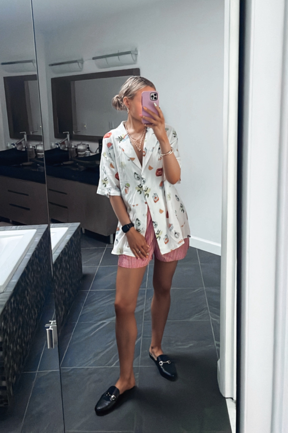 Casual summer OOTD.

• Oversized Button Up - Princess Polly (size 2 - runs very oversized. Size down 1)

• Red Pinstripe Boxers - Amazon (small)

• Black Loafer Slides - Target


#LTKFindsUnder50 #LTKStyleTip #LTKFindsUnder100