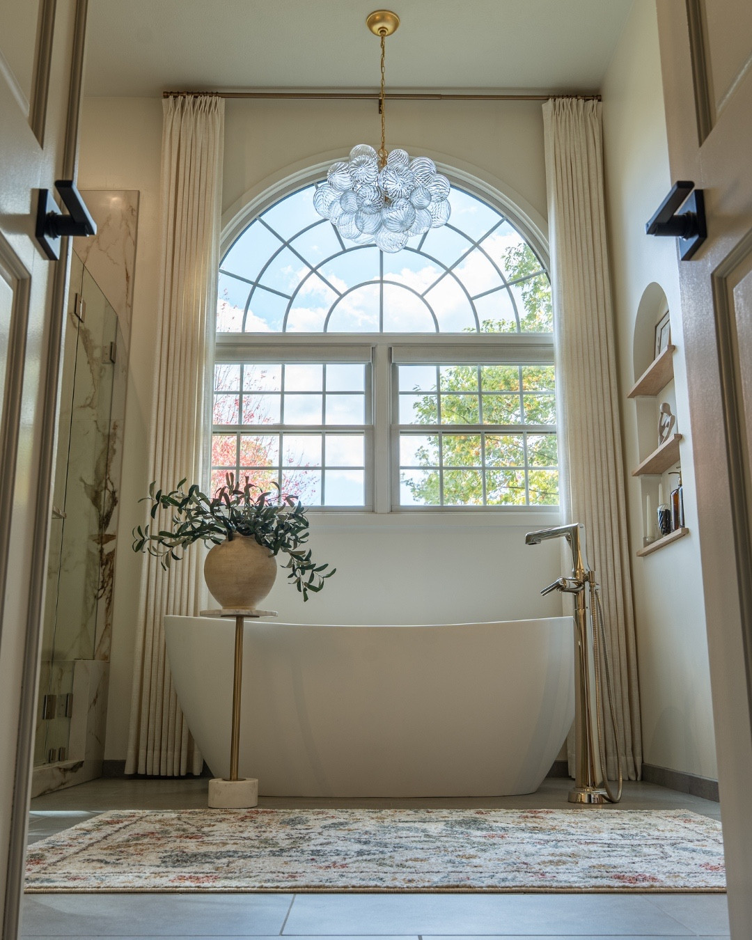 💡 Casting a Perfect Glow: My New Bathroom Lighting! 💡

The right lighting makes all the difference! I couldn't be happier with the stunning fixtures from Visual Comfort that illuminate my newly remodeled bathroom. They add such a sophisticated, warm glow to the space, highlighting every beautiful detail!

Let me know what you think of this bright spot in our home! ✨

#LTKHome