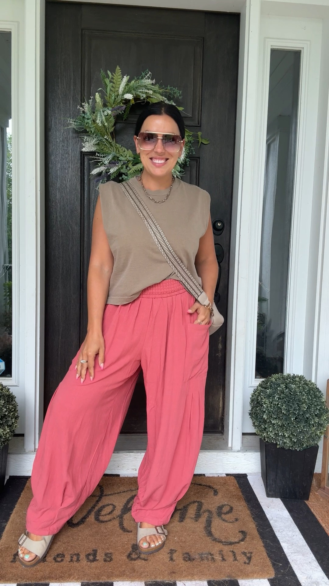  Comfy Mom Outfit of The Day!! Anyone else love a good cute, casual and comfy outfit?! I’m 5ft, 125lbs wearing a size Small. 