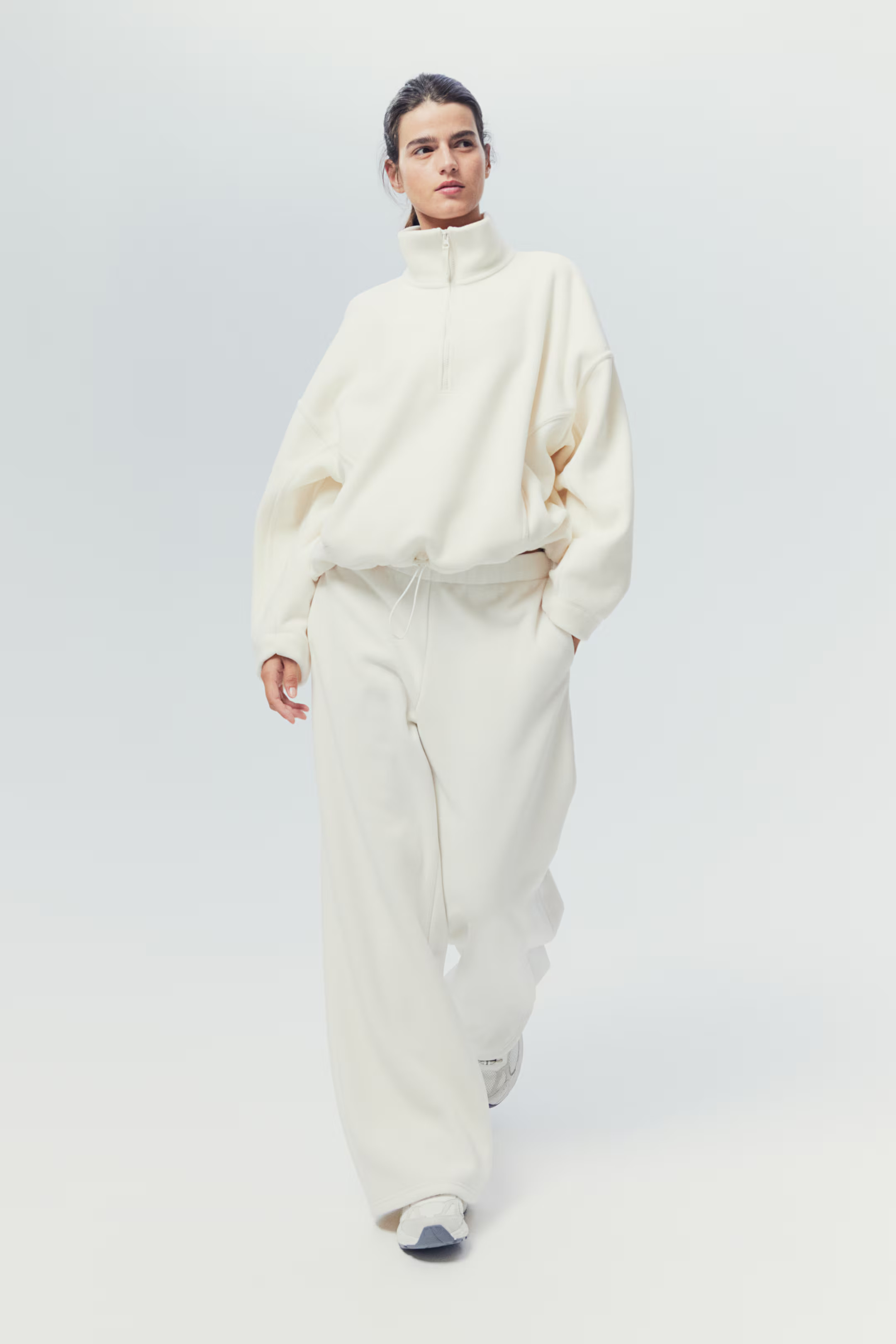 Sports fleece joggers - White - Ladies | H&M GB | H&M (UK, MY, IN, SG, PH, TW, HK)