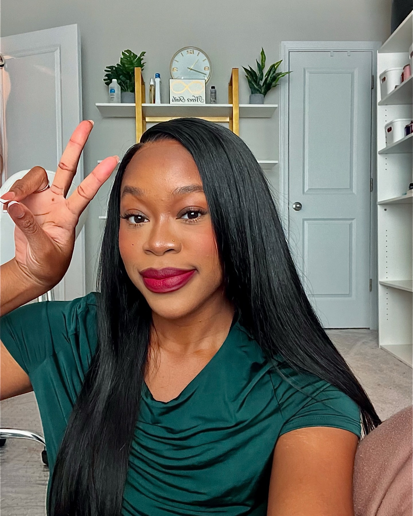 Got my hands on the new @valentino.beauty Spike Valentino Buttery Matte Lipsticks. I just had to snap some photos in my favorite one. What do we think? This is giving Fall for sure. 💋

Color: 508R - It’s Valentino Baby 

@sephora 

#SpikeValentino #SpikeUpYourLife
#GiftedByValentinoBeauty #sephora #valentinobeauty