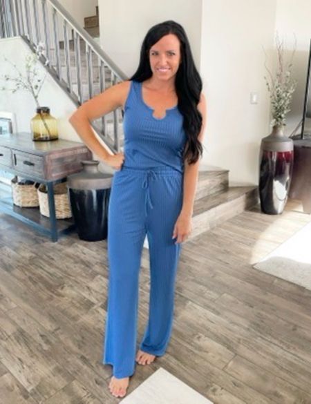 Summer lounge look—  this set comes in 10 colors. The fabric is lightweight. I sized up to a M.


Loungewear, pjs, pajamas, lounge pants, lounge set

#LTKFindsUnder50 #LTKBeauty #LTKSeasonal