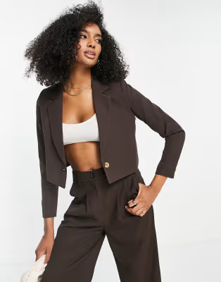 Urban Threads – Kurzer Blazer in Schokoladenbraun, Kombiteil | ASOS (Global)