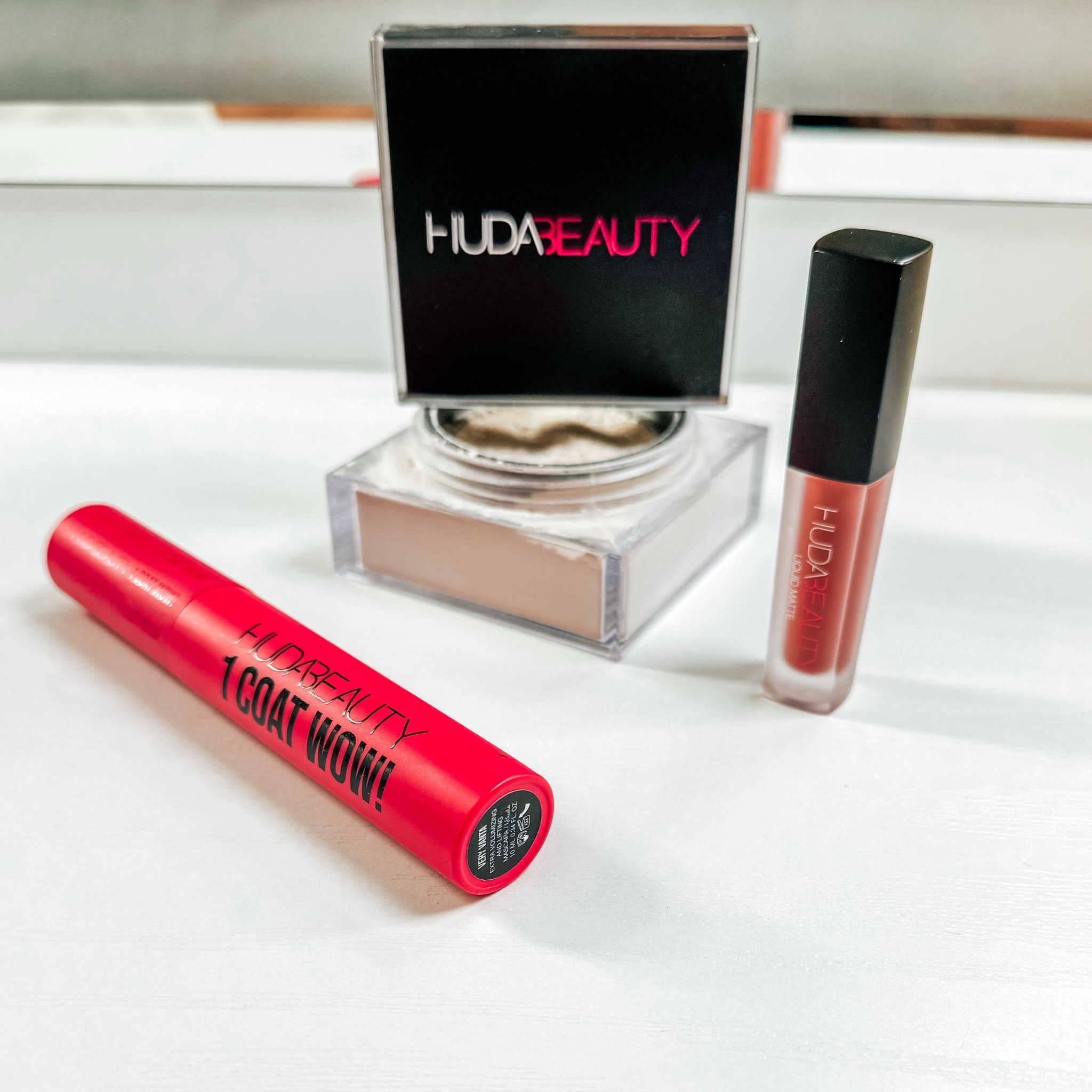 Sharing my go-to Huda Beauty routine 💄✨ I love how Easy Bake in Pound Cake brightens without creasing, Bombshell gives that perfect nude lip, and 1 Coat WOW literally does it in one swipe. These are the staples I keep rebuying because they never miss.

🔗 Linked here so you can grab them too!


#LTKBeauty