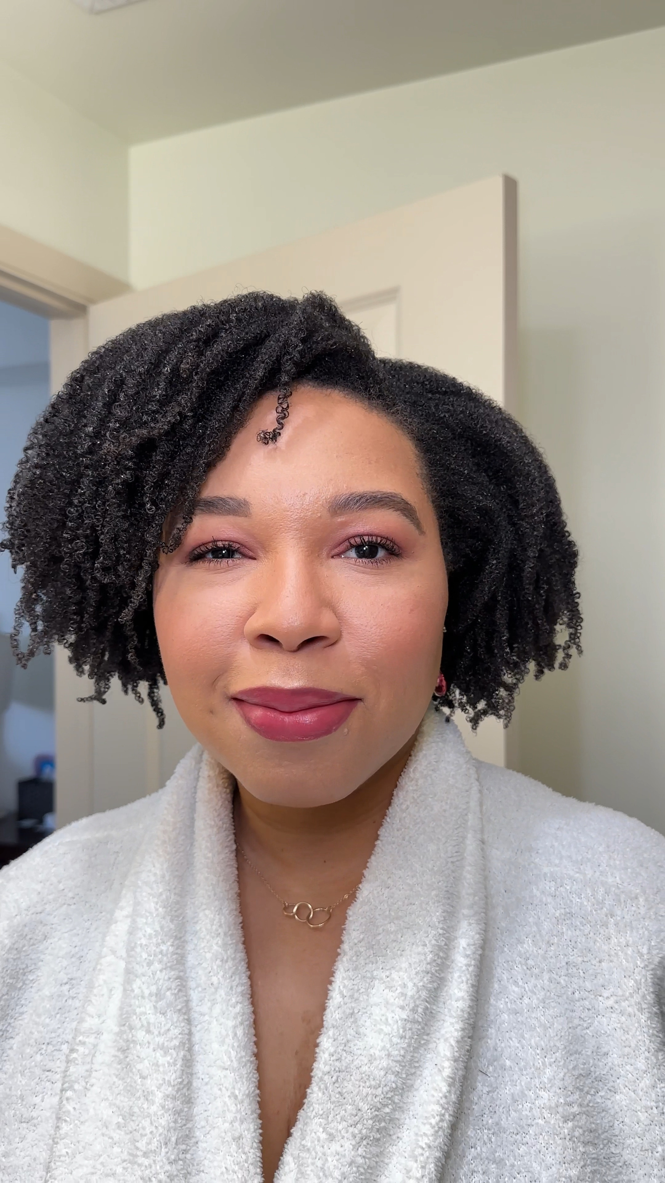 This may be my new favorite foundation. This foundation is beautiful. It is full coverage without feeling heavy on the skin. 

Paired with the secure the sweat primer and On til Dawn setting spray, you are set for the whole day!!!

Make up, one size, Patrick Star 

#LTKBeauty #LTKVideo #LTKGiftGuide